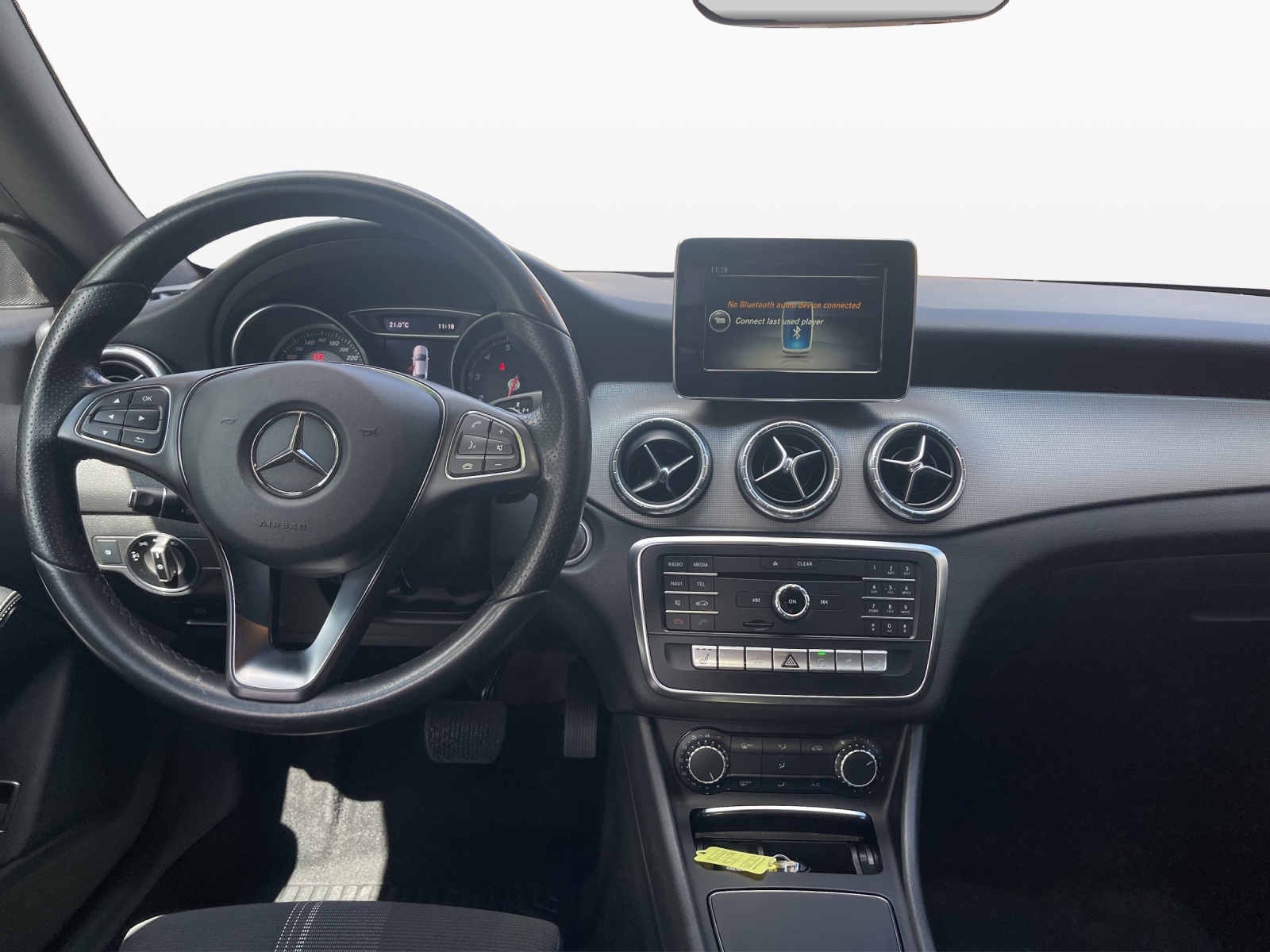 MERCEDES-BENZ CLA 180 Urban 7G-DCT-image-11