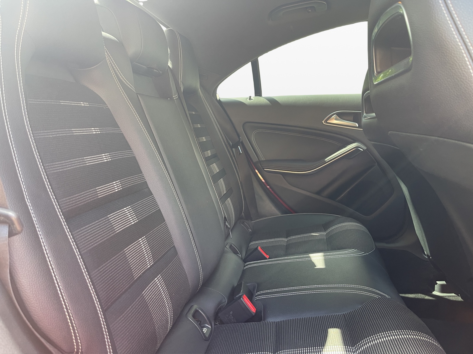 MERCEDES-BENZ CLA 180 Urban 7G-DCT-image-18