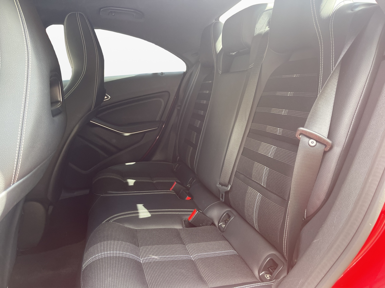 MERCEDES-BENZ CLA 180 Urban 7G-DCT-image-17