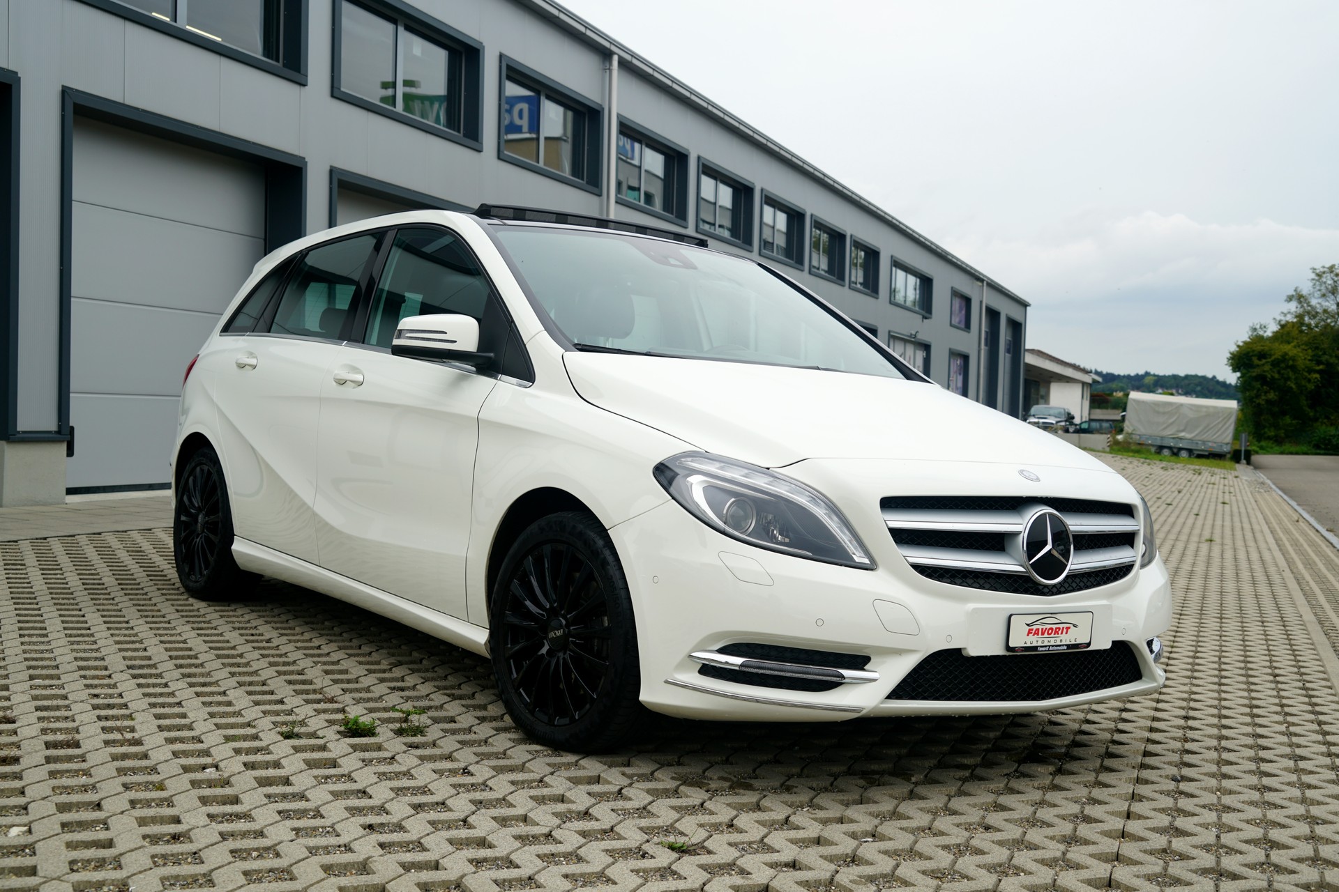 MERCEDES-BENZ B 220 4Matic 7G-DCT (CH)-image-0