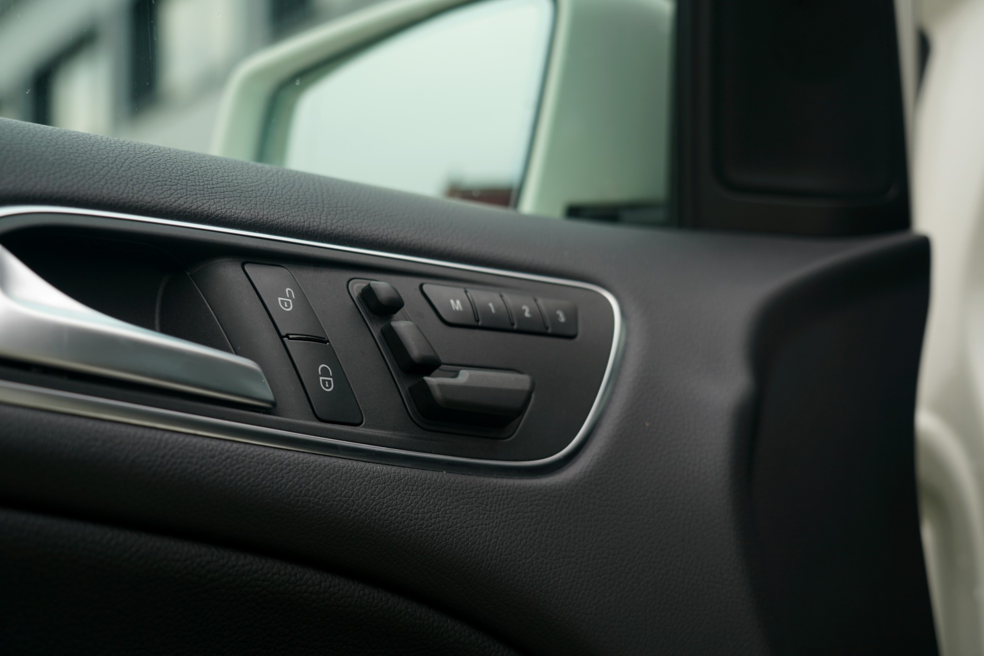 MERCEDES-BENZ B 220 4Matic 7G-DCT (CH)-image-6