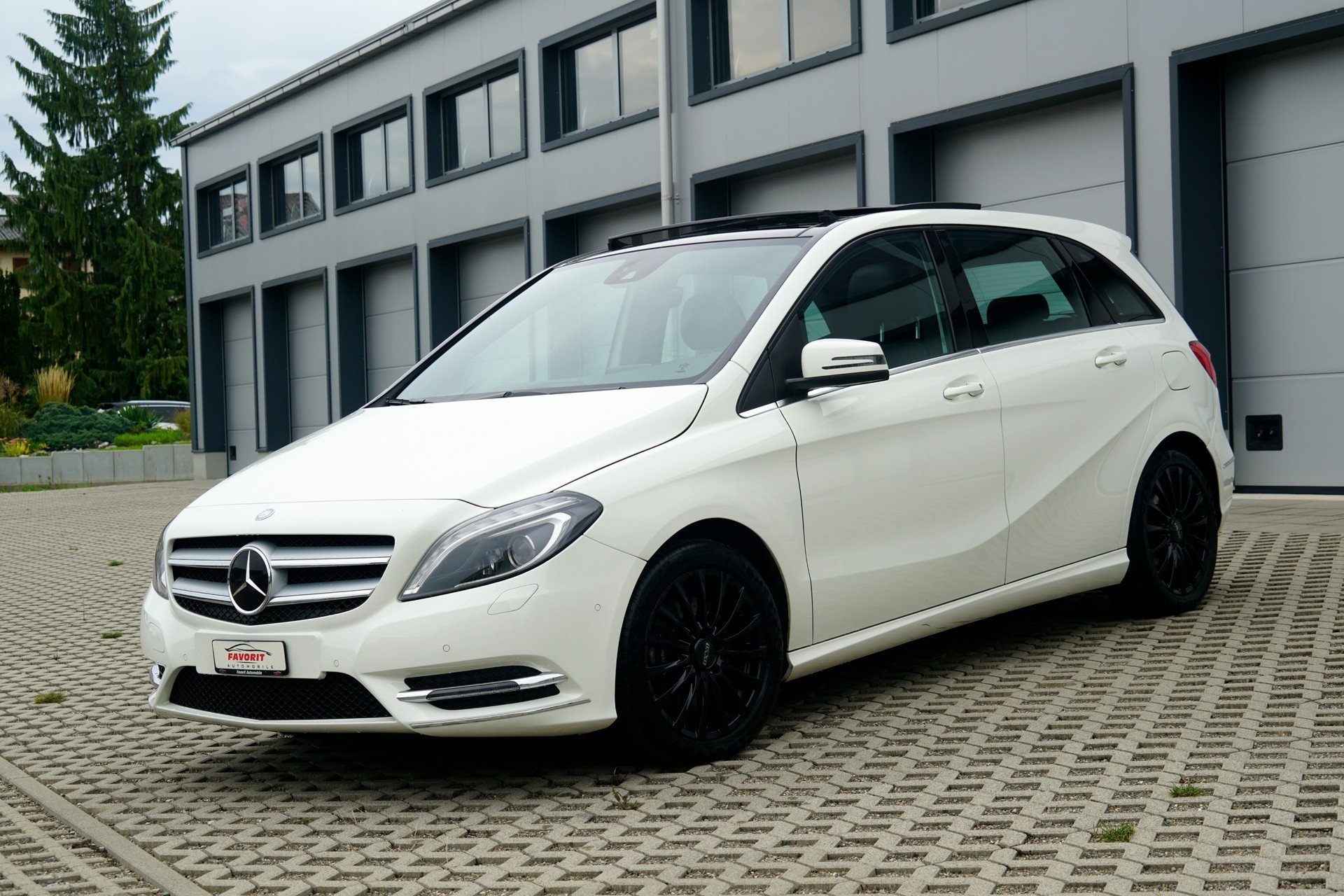 MERCEDES-BENZ B 220 4Matic 7G-DCT (CH)-image-1