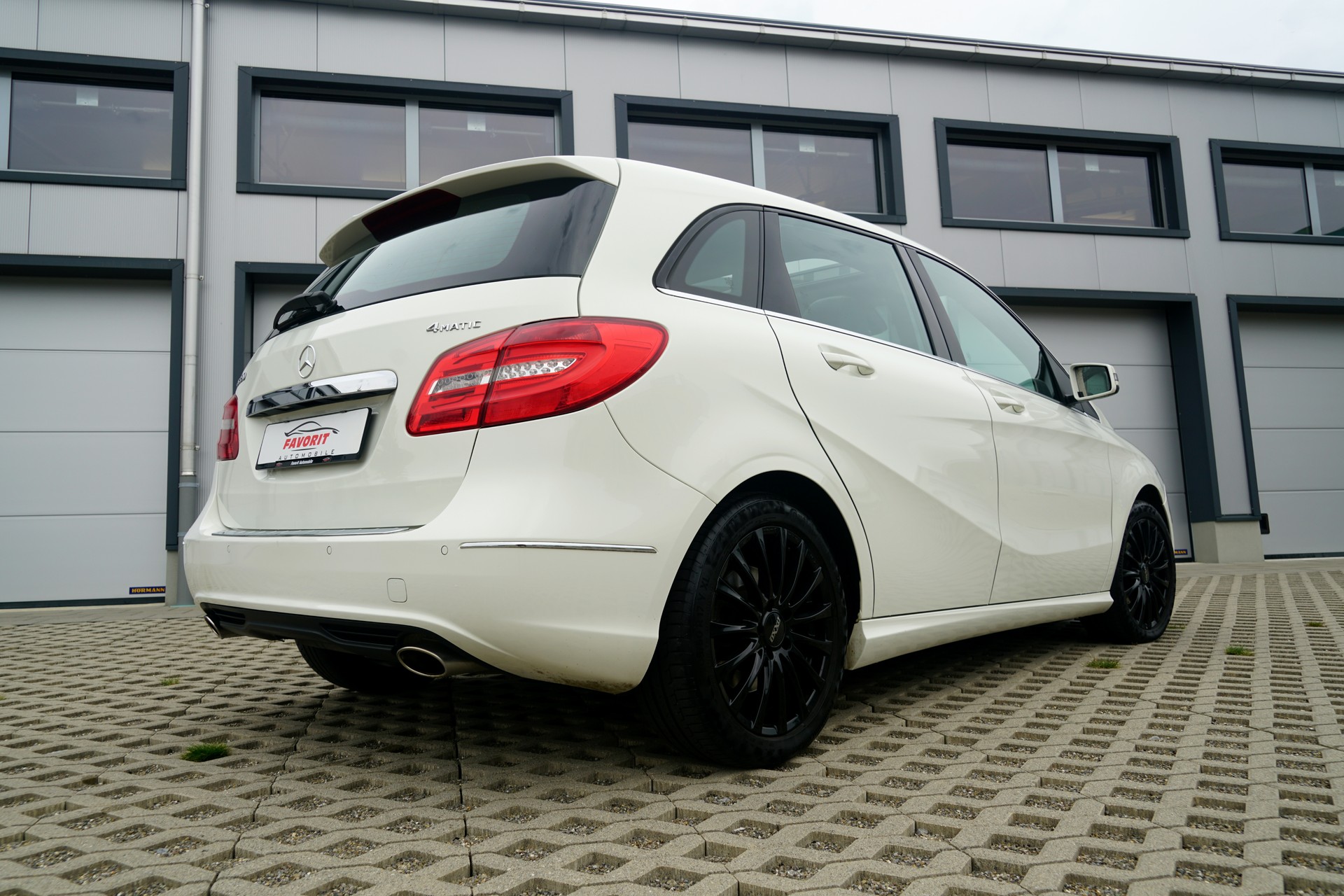 MERCEDES-BENZ B 220 4Matic 7G-DCT (CH)-image-4