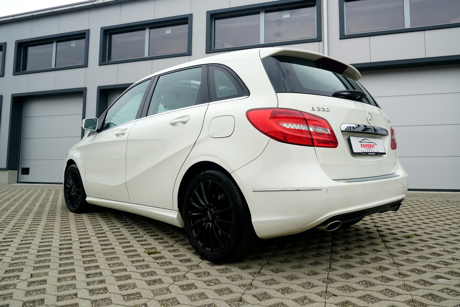 MERCEDES-BENZ B 220 4Matic 7G-DCT (CH)-image-13