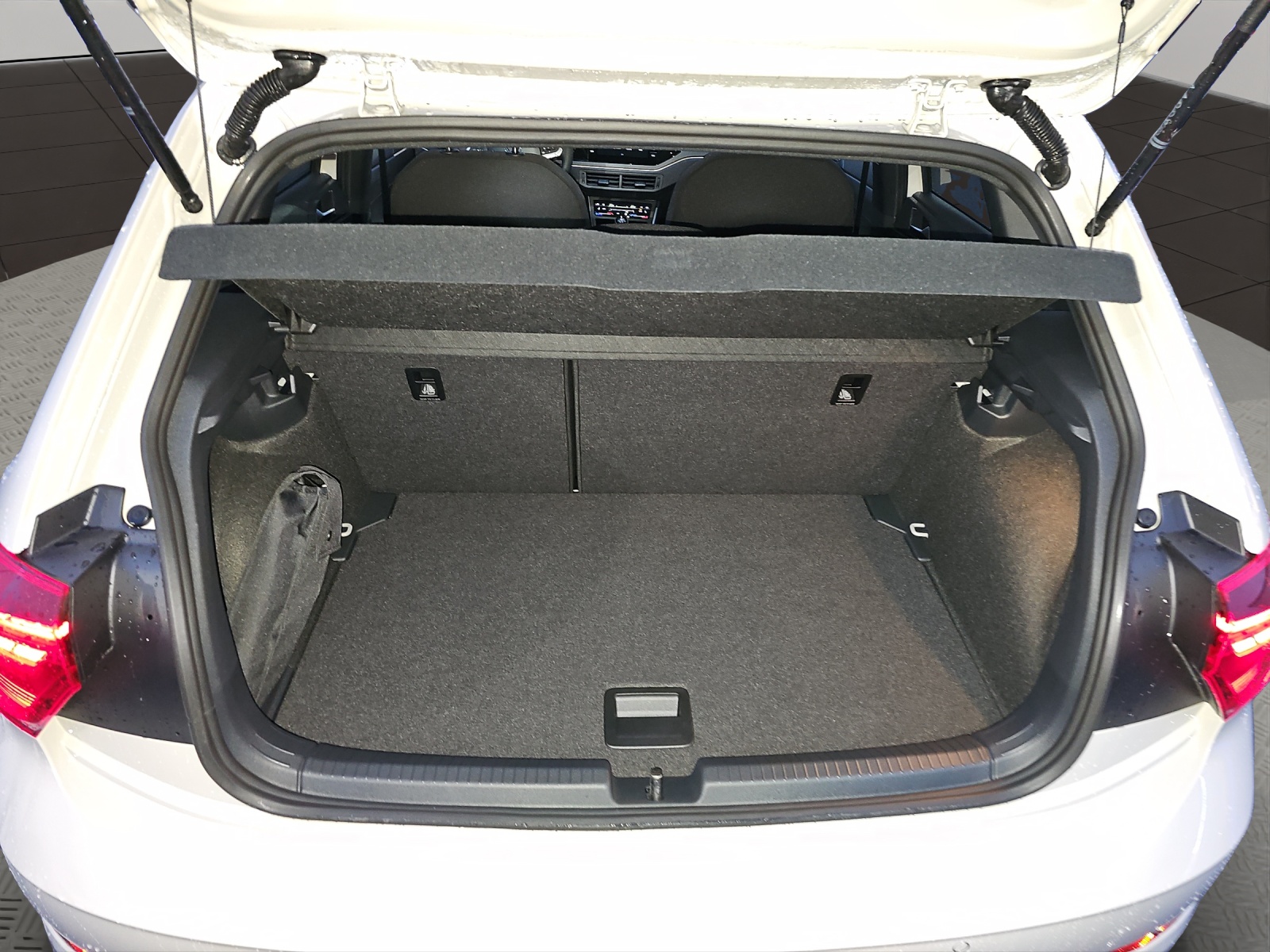 VW Polo 1.0 TSI R-Line DSG-image-5