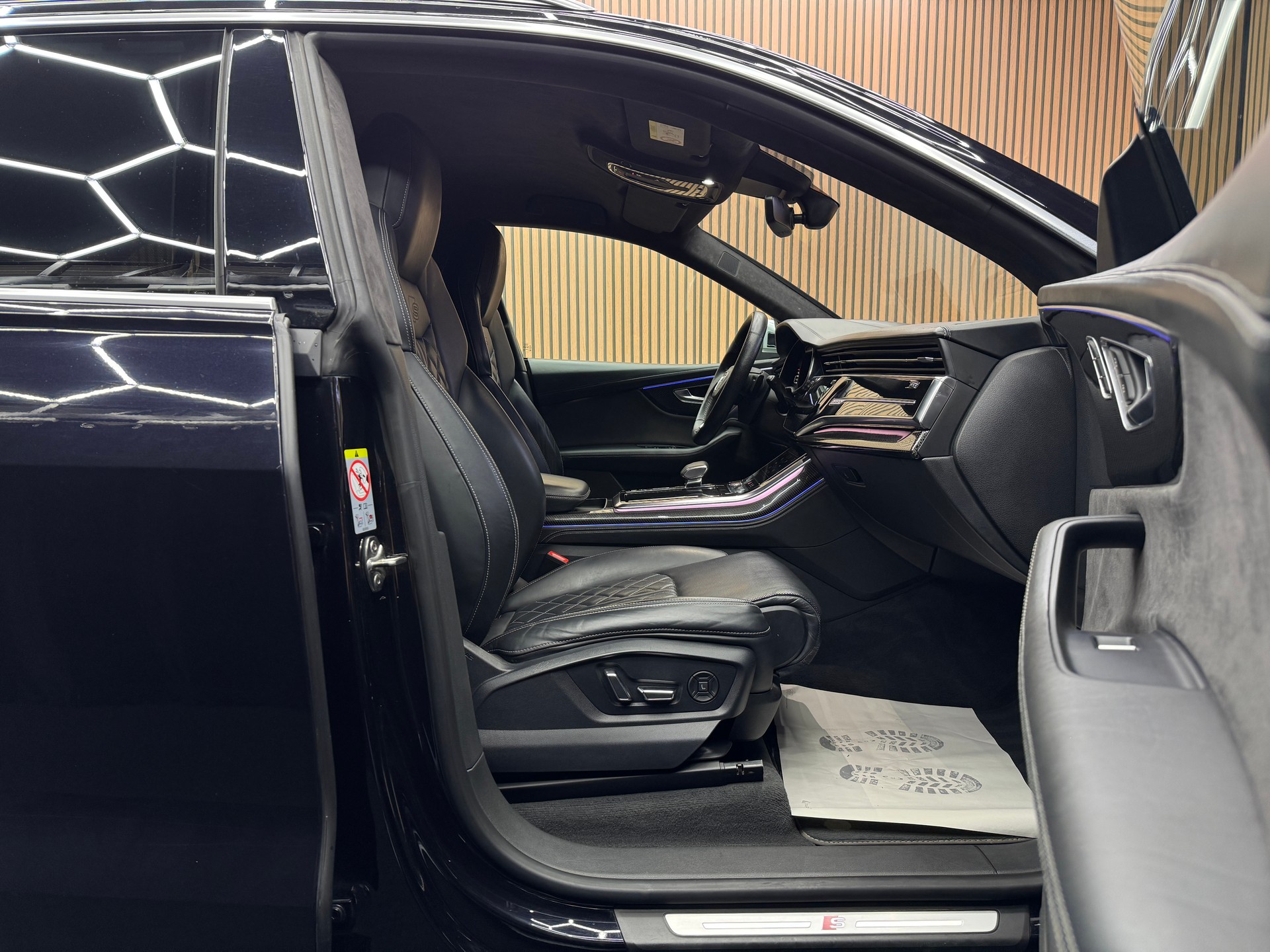 AUDI SQ8 50 TDI quattro tiptronic - *ab CHF 639.-/ Monat*-image-10