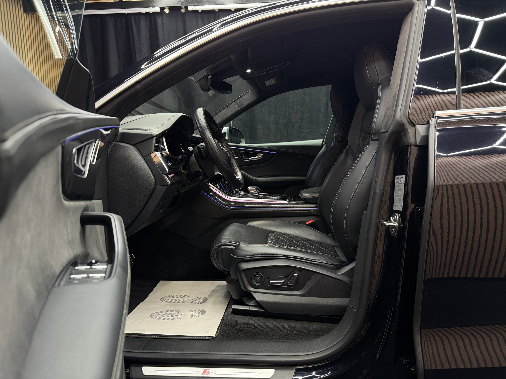 AUDI SQ8 50 TDI quattro tiptronic - *ab CHF 639.-/ Monat*-image-8
