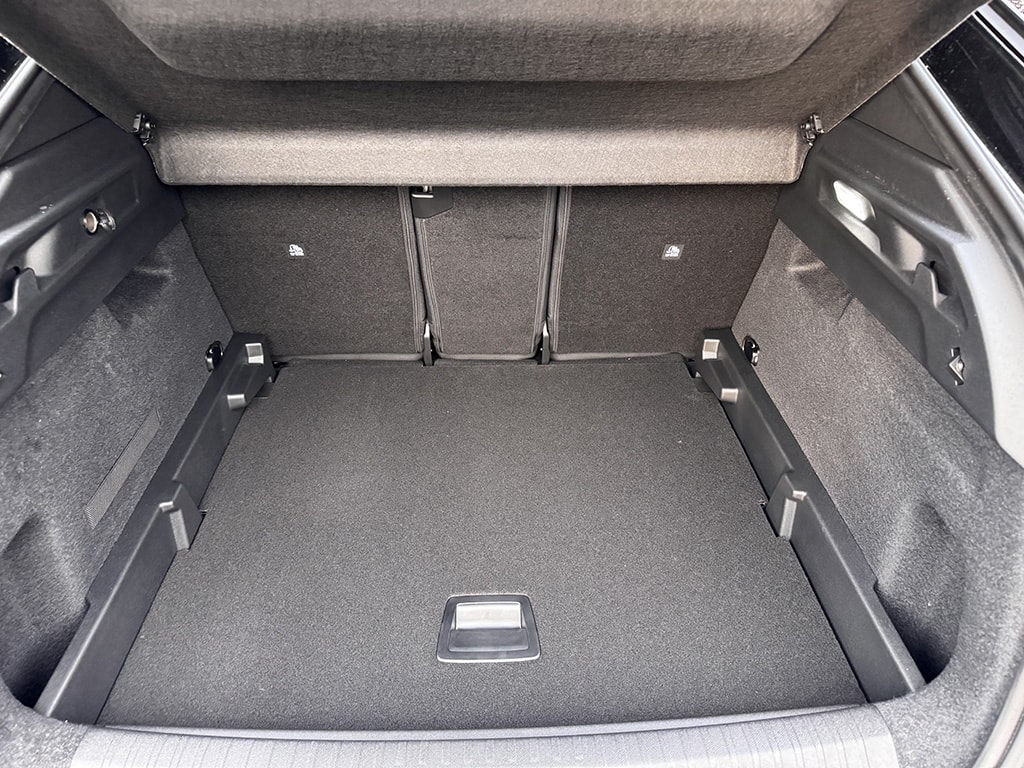 PEUGEOT 3008 1.2 Hybrid GT-image-10