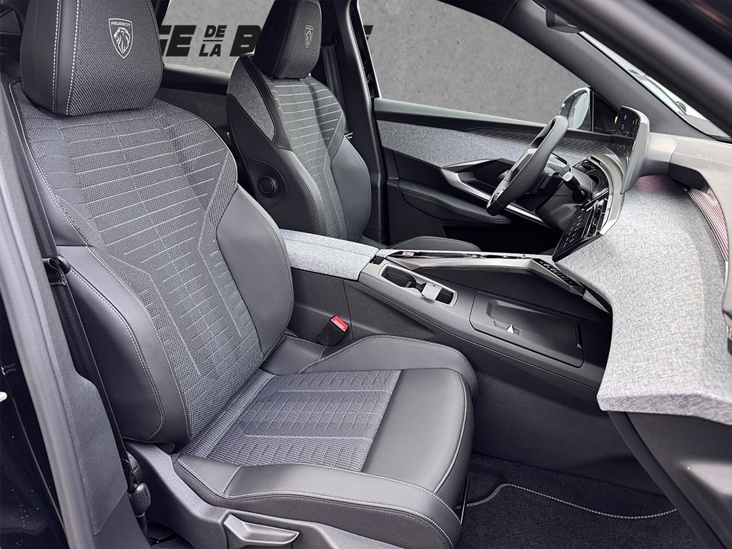 PEUGEOT 3008 1.2 Hybrid GT-image-12