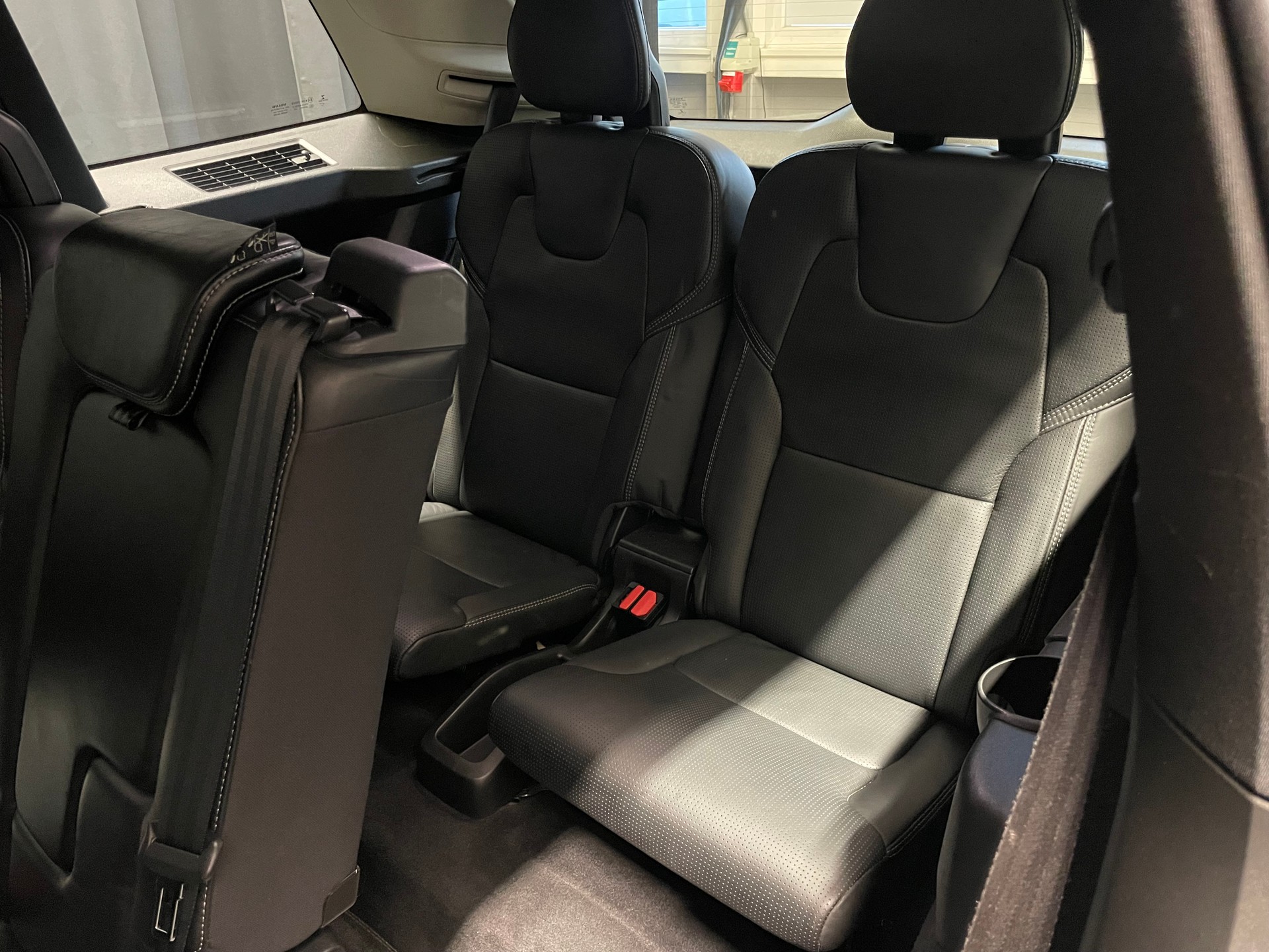 VOLVO XC90 D5 AWD R-Design Geartronic (46)-image-8