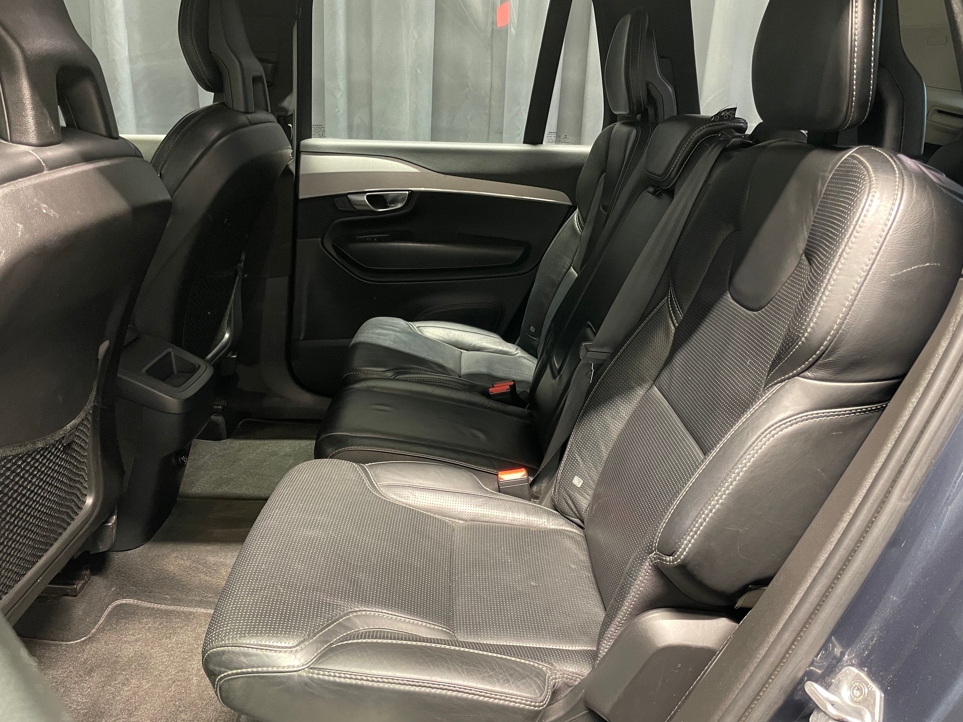 VOLVO XC90 D5 AWD R-Design Geartronic (46)-image-7