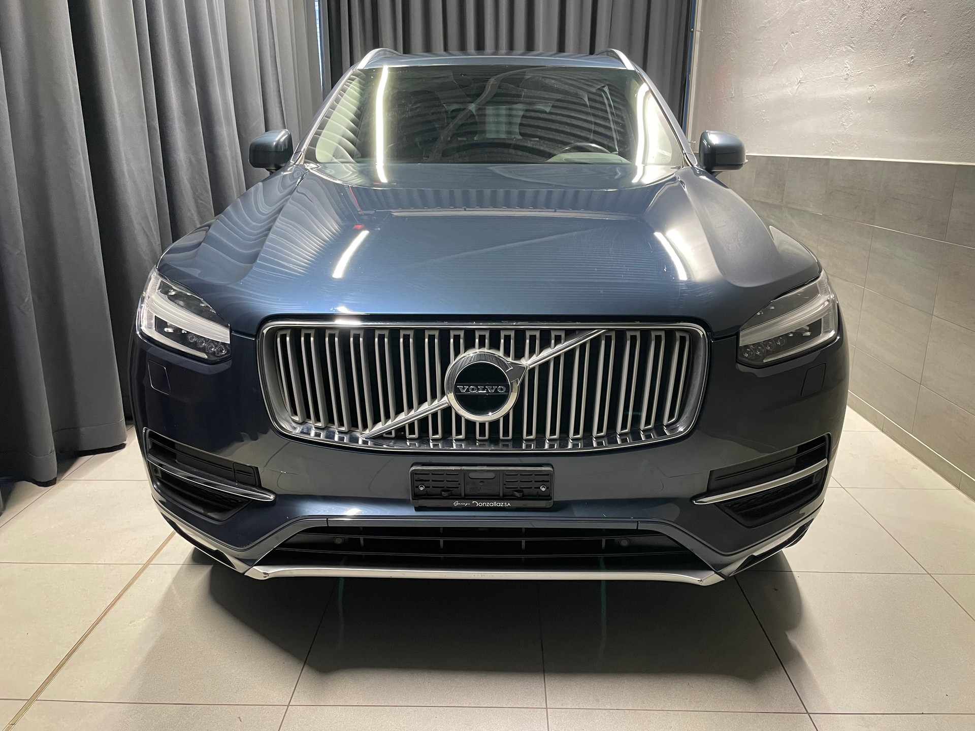VOLVO XC90 D5 AWD R-Design Geartronic (46)-image-1