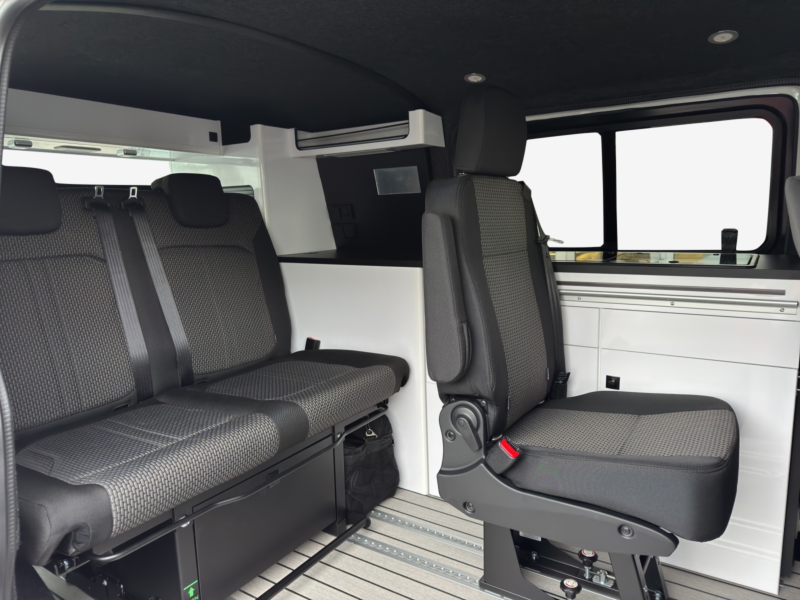 VW T6.1 2.0 TDI DSG-image-8