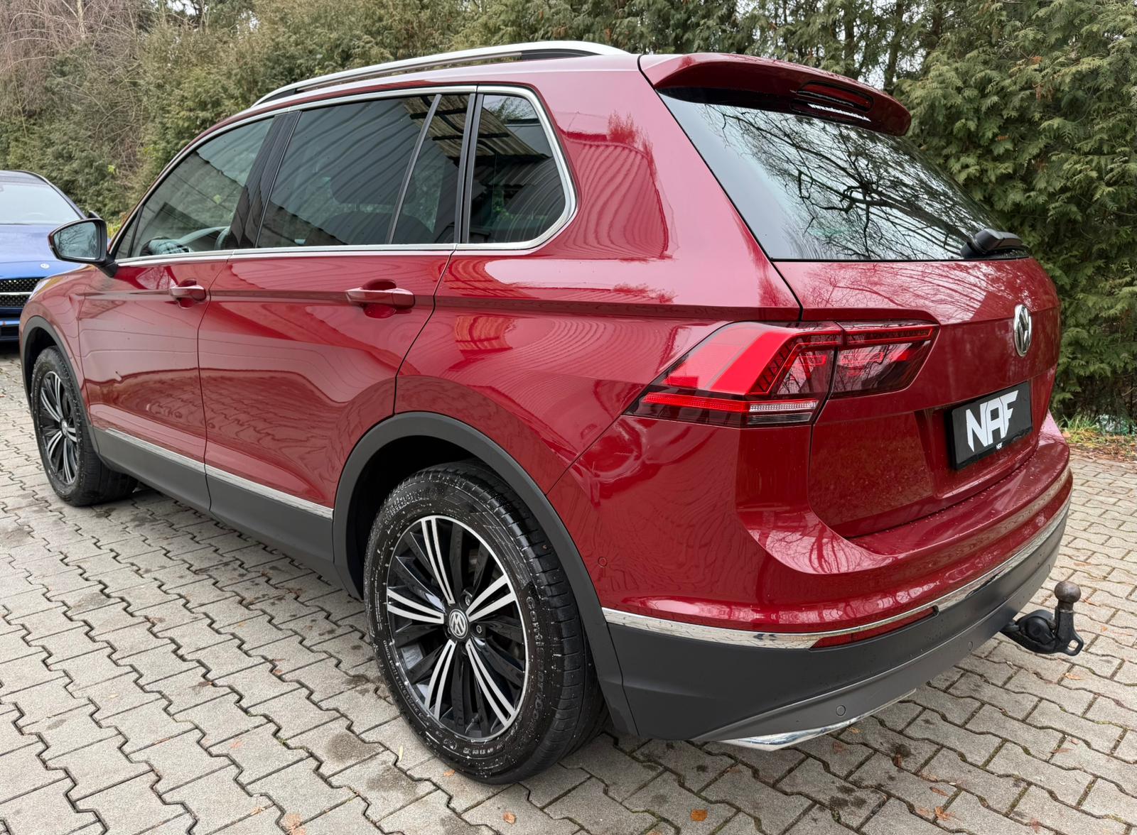 VW Tiguan 2.0TSI Off-Road Highline 4Motion DSG-image-2