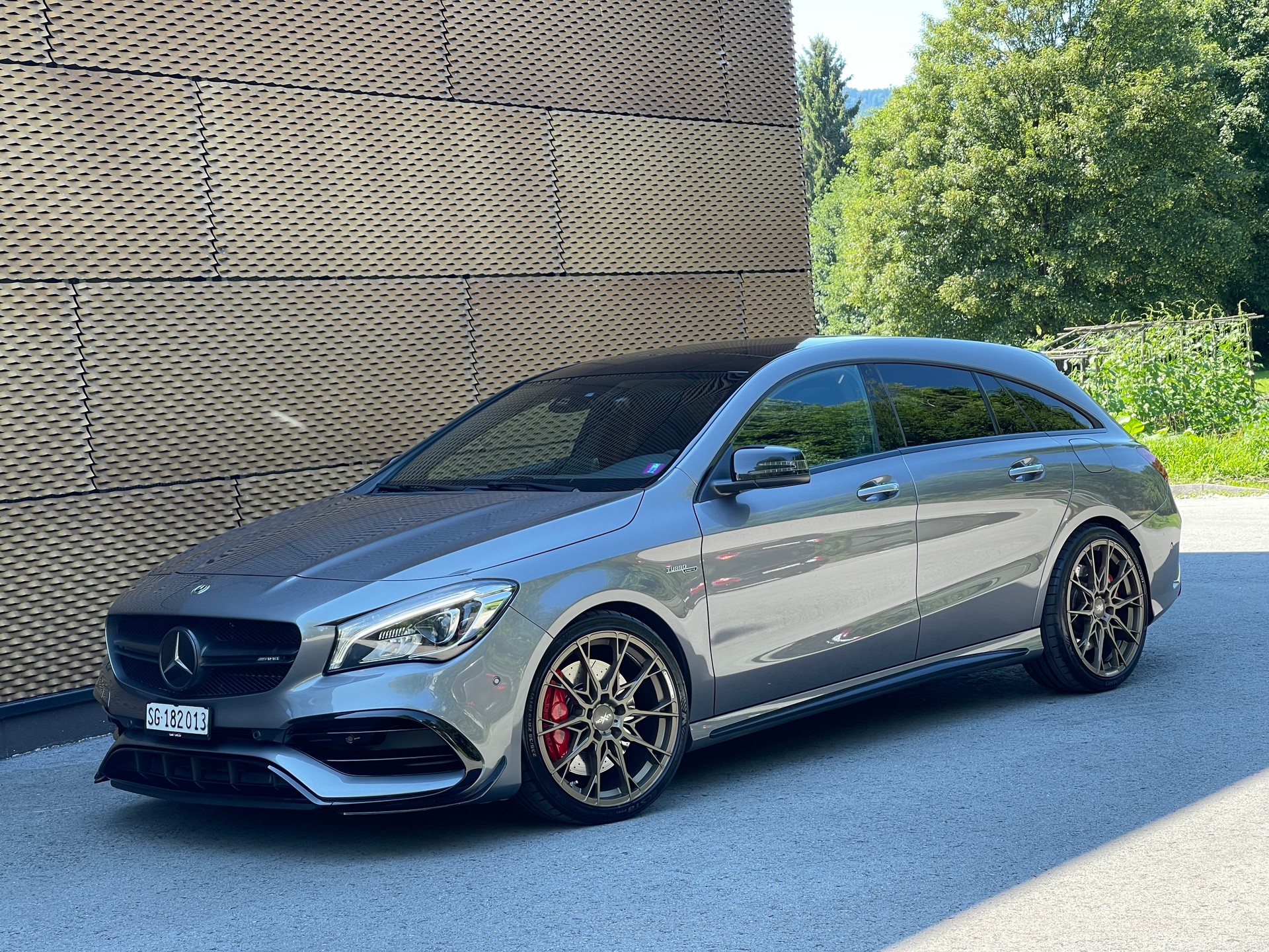 MERCEDES-BENZ CLA Shooting Brake 45 AMG 4Matic ♦️Ab MFK & Service*Topausstattung♦️