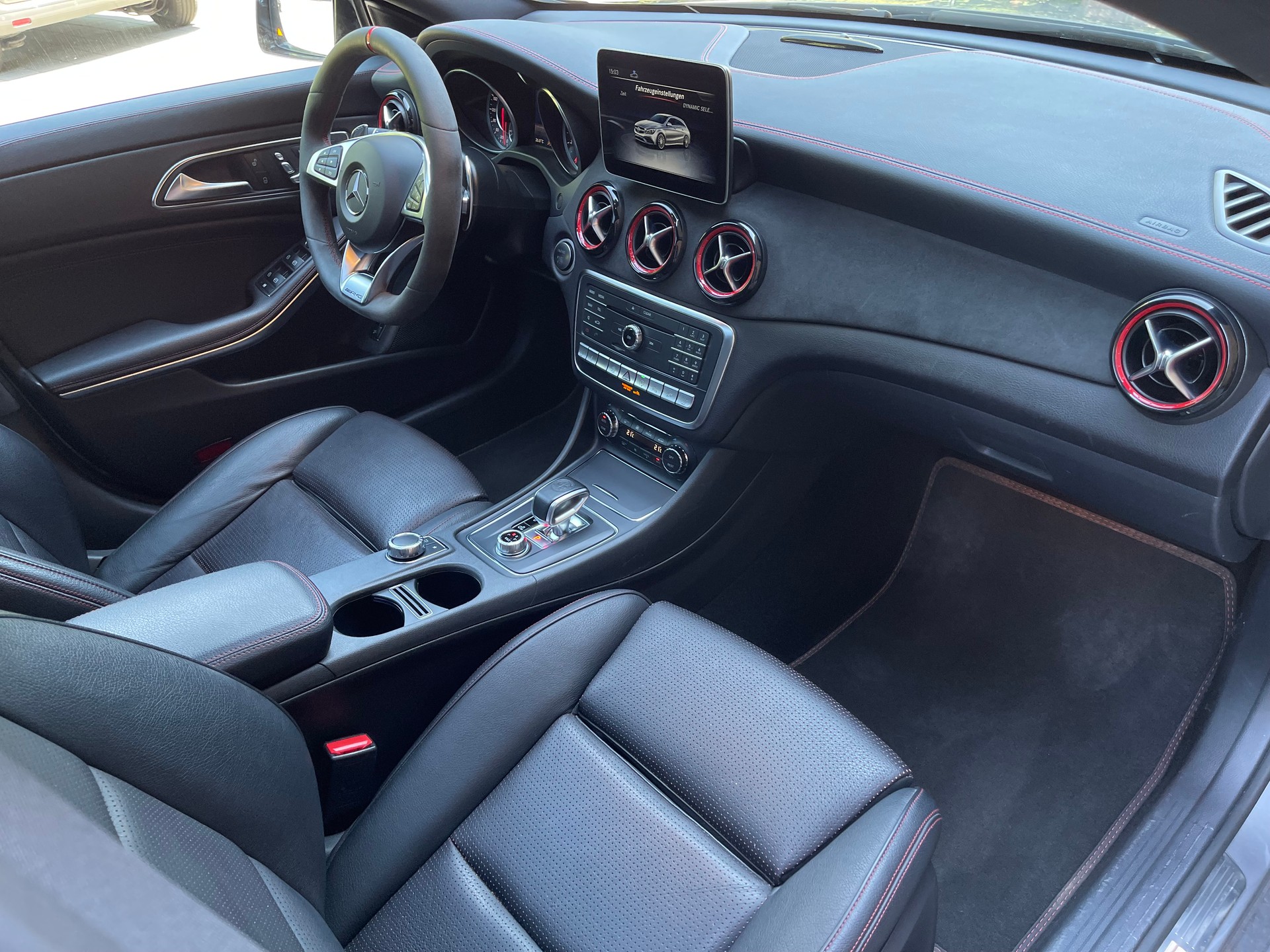MERCEDES-BENZ CLA Shooting Brake 45 AMG 4Matic ♦️Ab MFK & Service*Topausstattung♦️-image-13