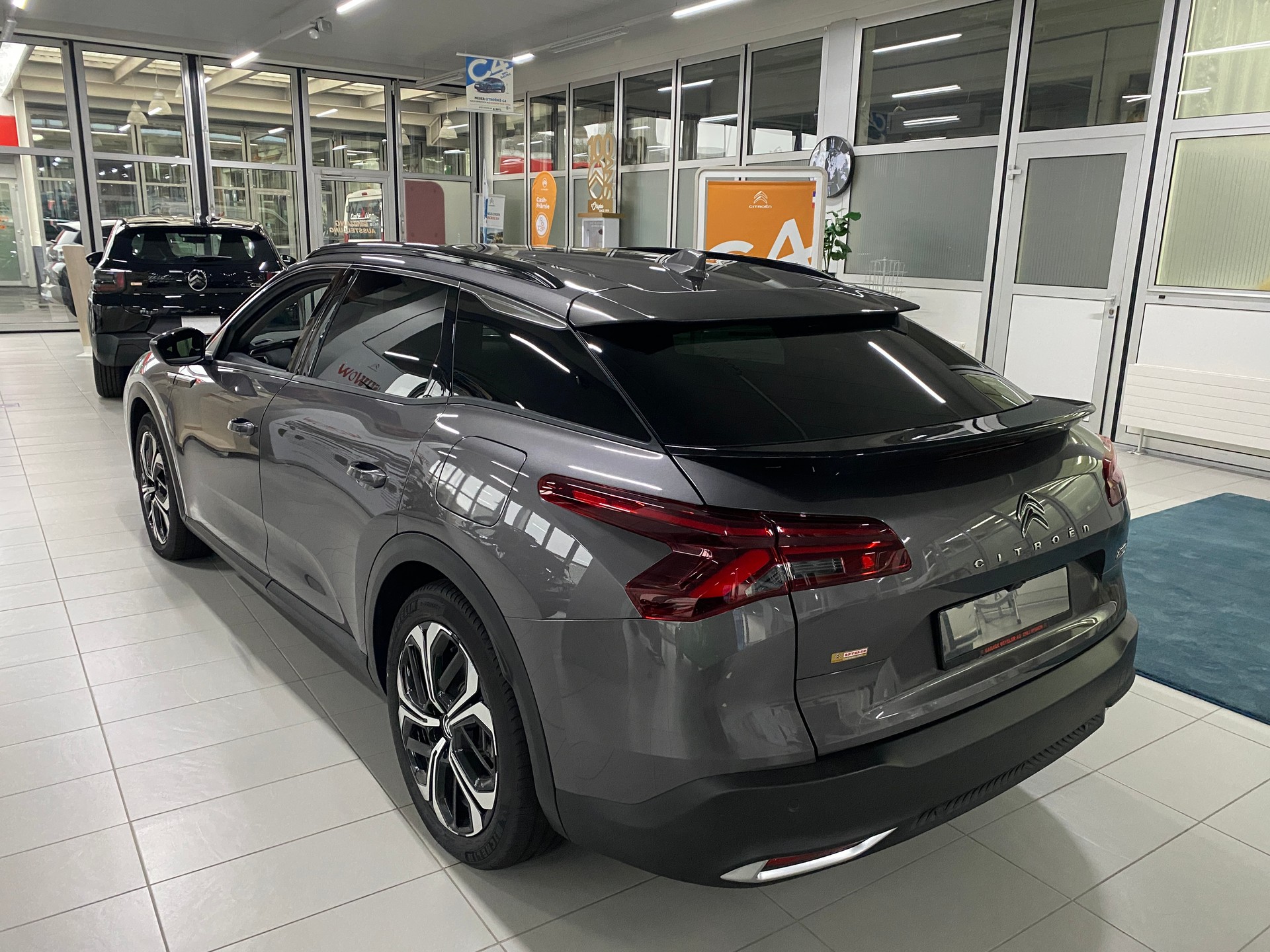 CITROEN C5 X 1.6i PHEV Shine e-EAT8-image-2