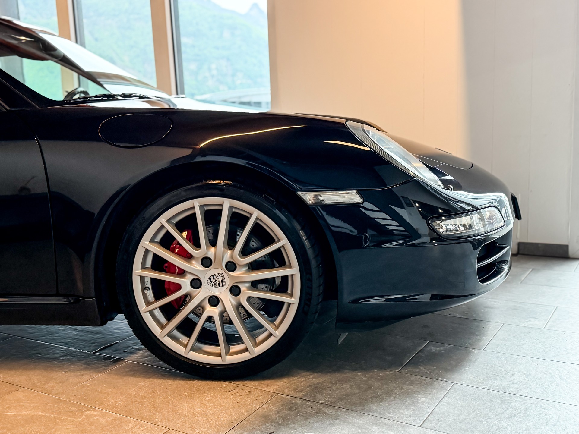 PORSCHE 911 Carrera S-image-2