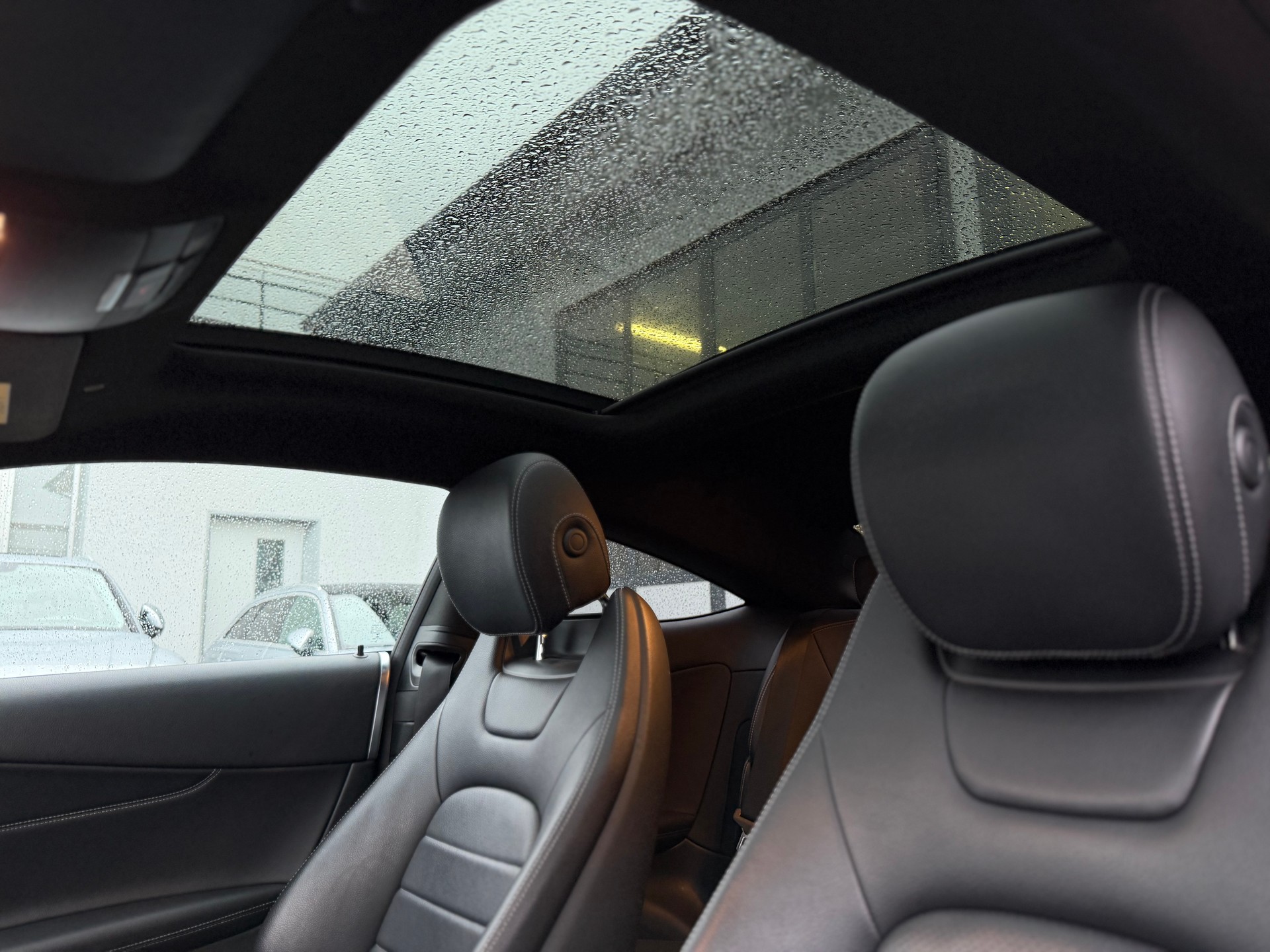 MERCEDES-BENZ C 200 Coupé 4Matic AMG Line 9G-Tronic-image-18