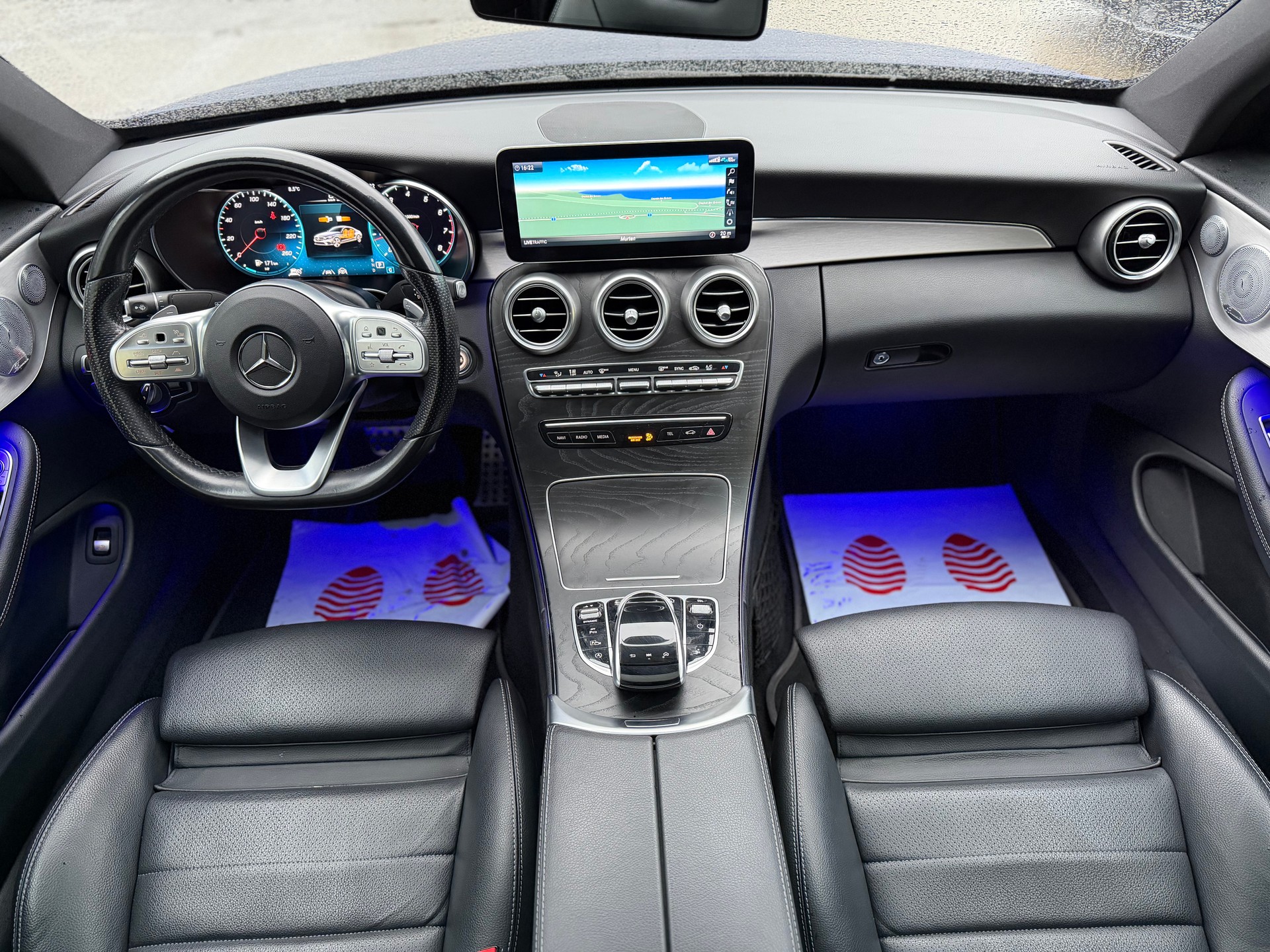 MERCEDES-BENZ C 200 Coupé 4Matic AMG Line 9G-Tronic-image-11