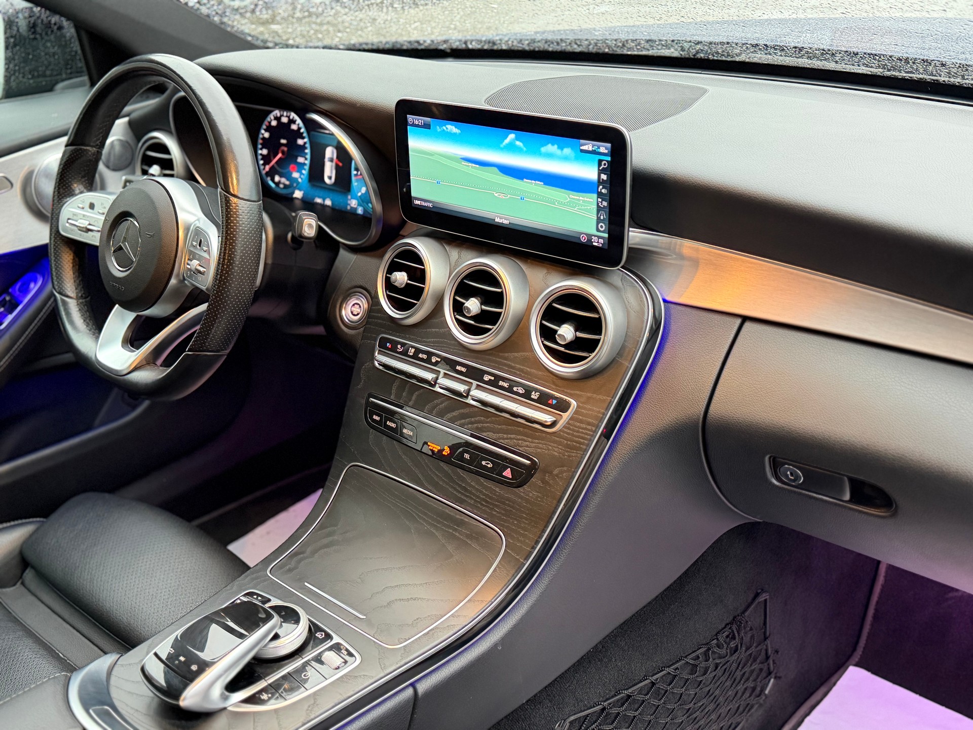 MERCEDES-BENZ C 200 Coupé 4Matic AMG Line 9G-Tronic-image-14