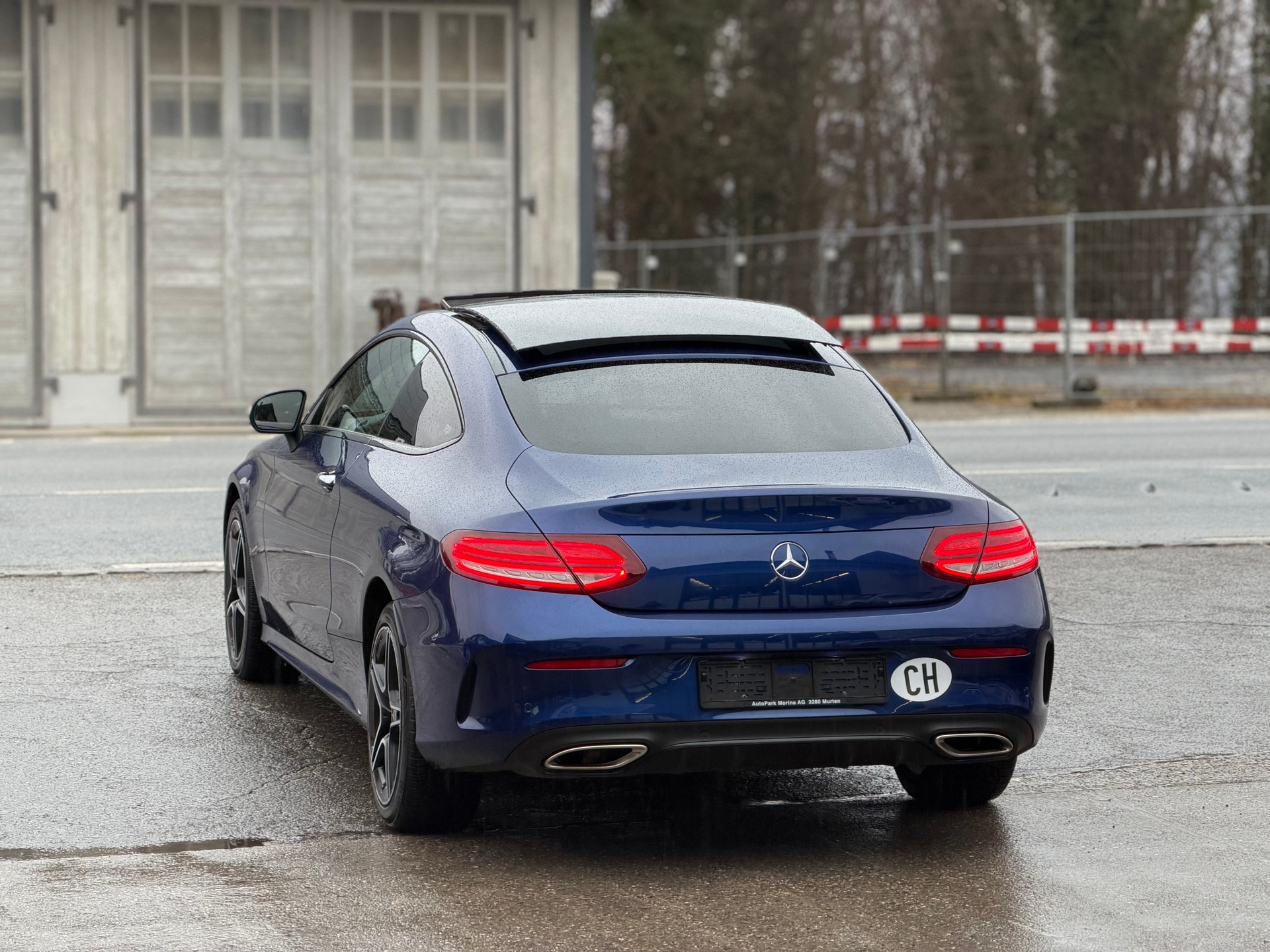 MERCEDES-BENZ C 200 Coupé 4Matic AMG Line 9G-Tronic-image-6