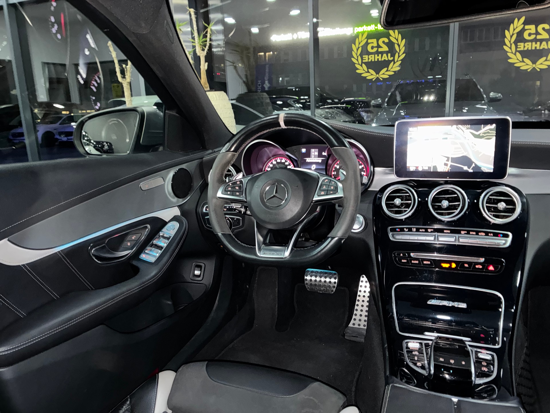 MERCEDES-BENZ C 63 S AMG Speedshift-image-8