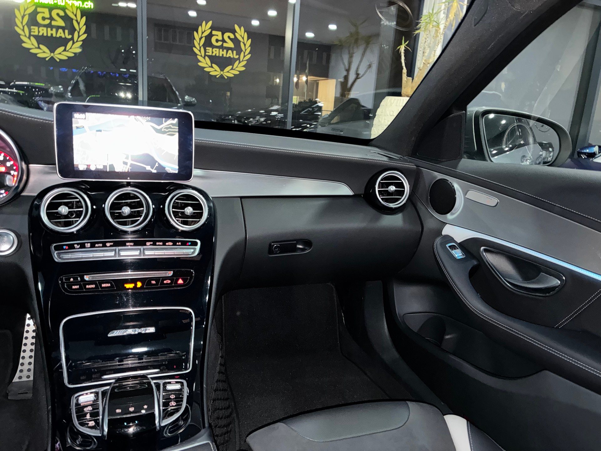 MERCEDES-BENZ C 63 S AMG Speedshift-image-9