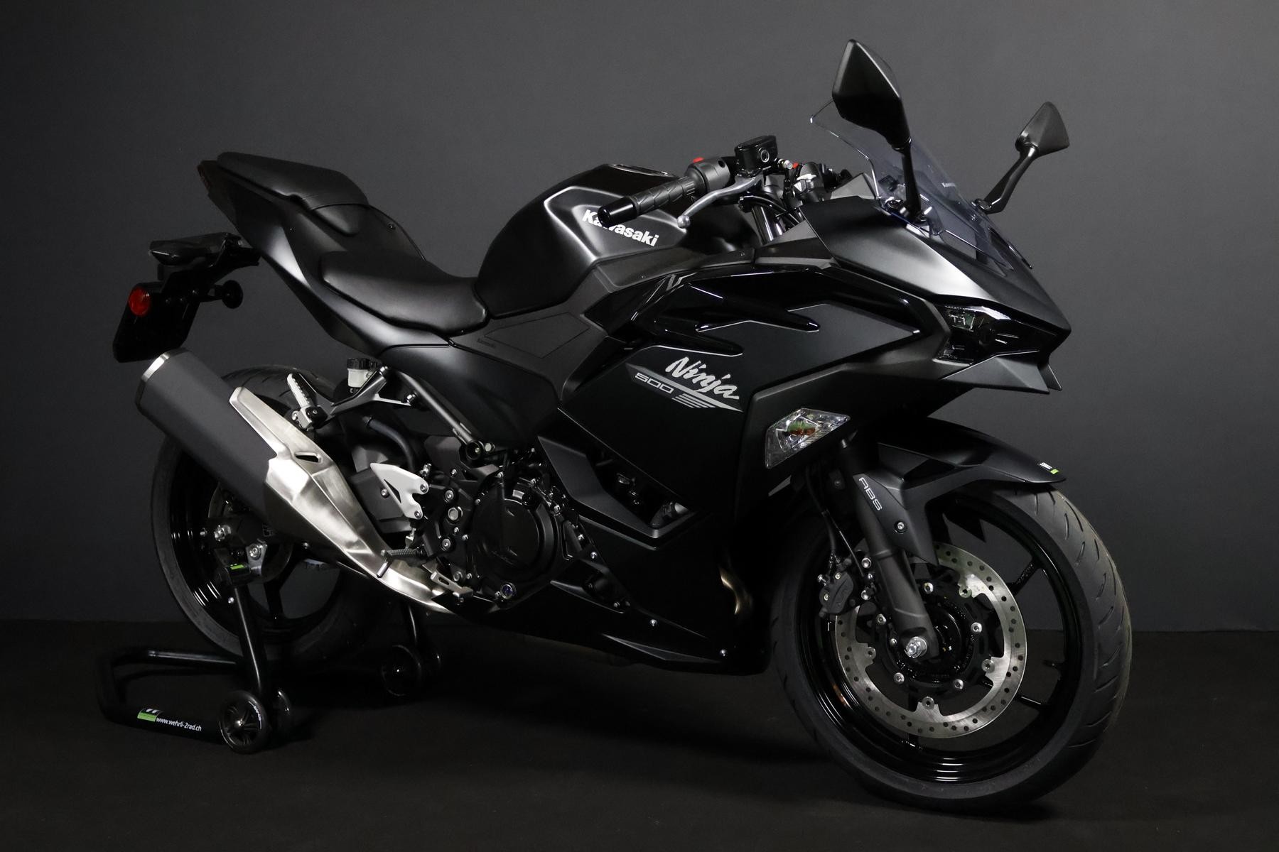 KAWASAKI Ninja 500 Black Edition-showroom-element-1