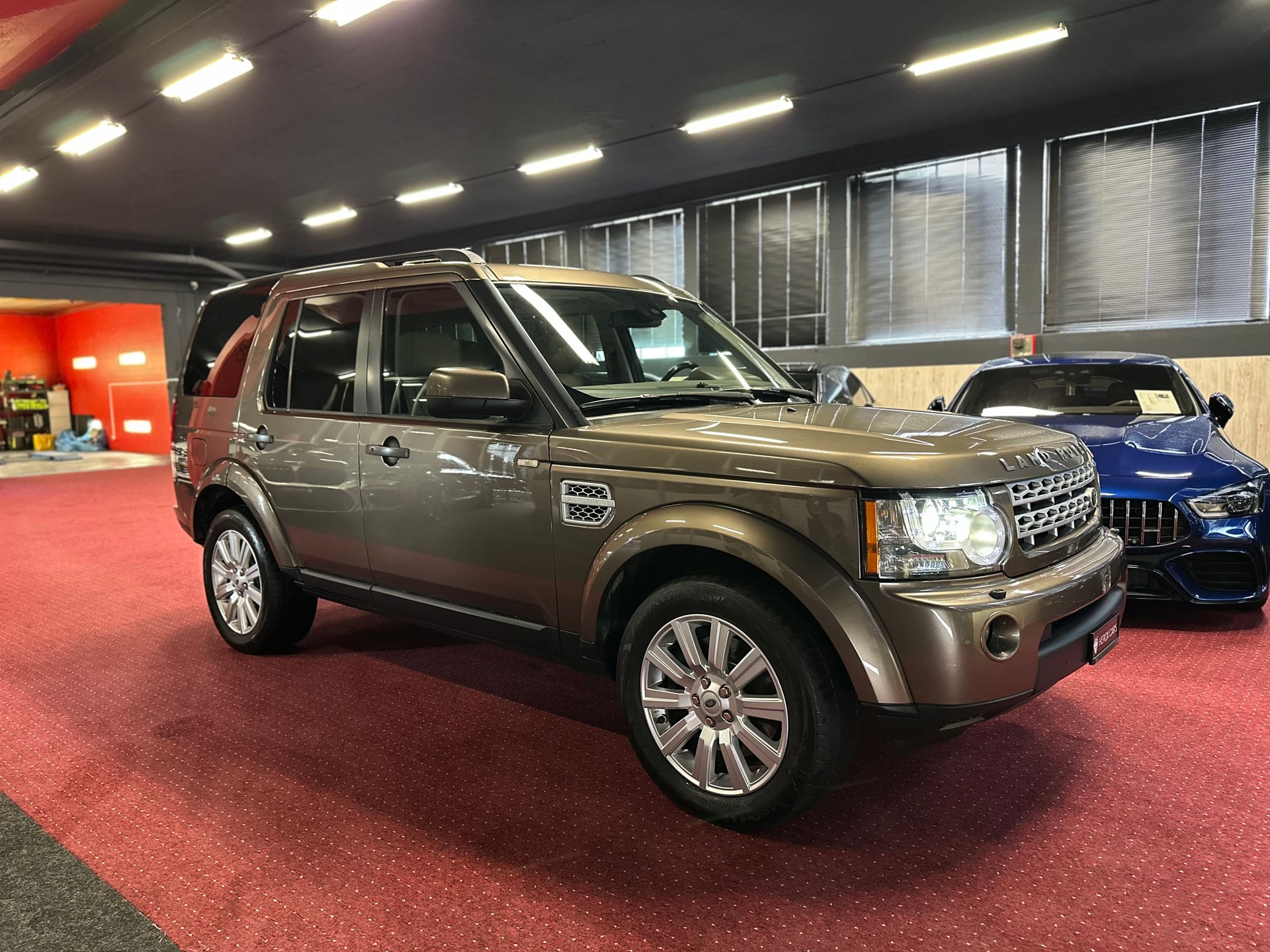 LAND ROVER Discovery 5.0 V8 HSE Automatic / ** Frisch ab MFK + Grossem Service ** / 7 Platz / Vollausstattung !!-image-3