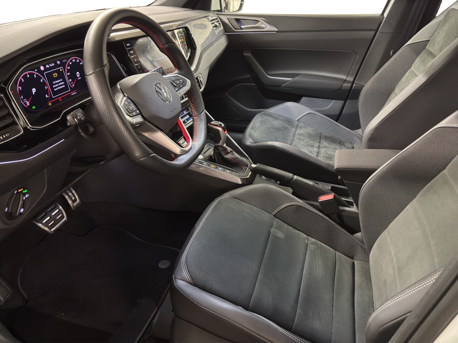 VW Polo 2.0 TSI GTI DSG-image-5