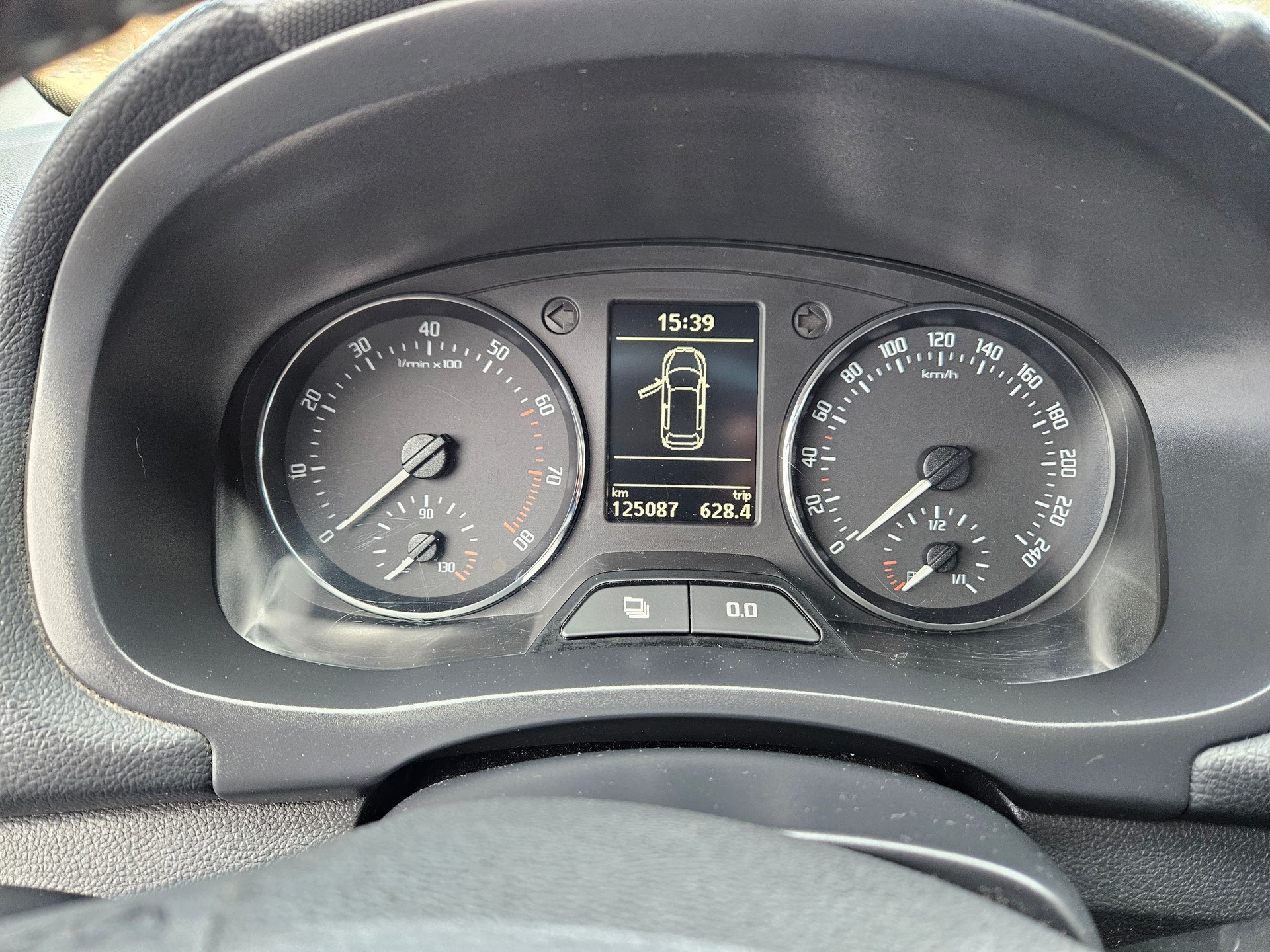 SKODA Fabia 1.2 TSI Ambition-image-3