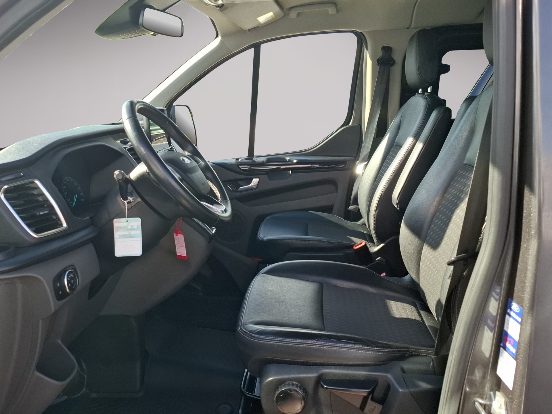 FORD Transit Custom 320 L1H1 Sport A-image-3