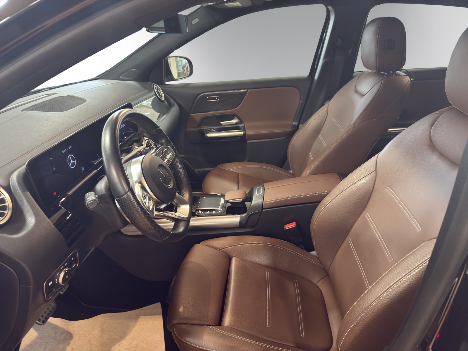 Image MERCEDES-BENZ GLA-200 GLA 200 4M AMG Line 8G-D