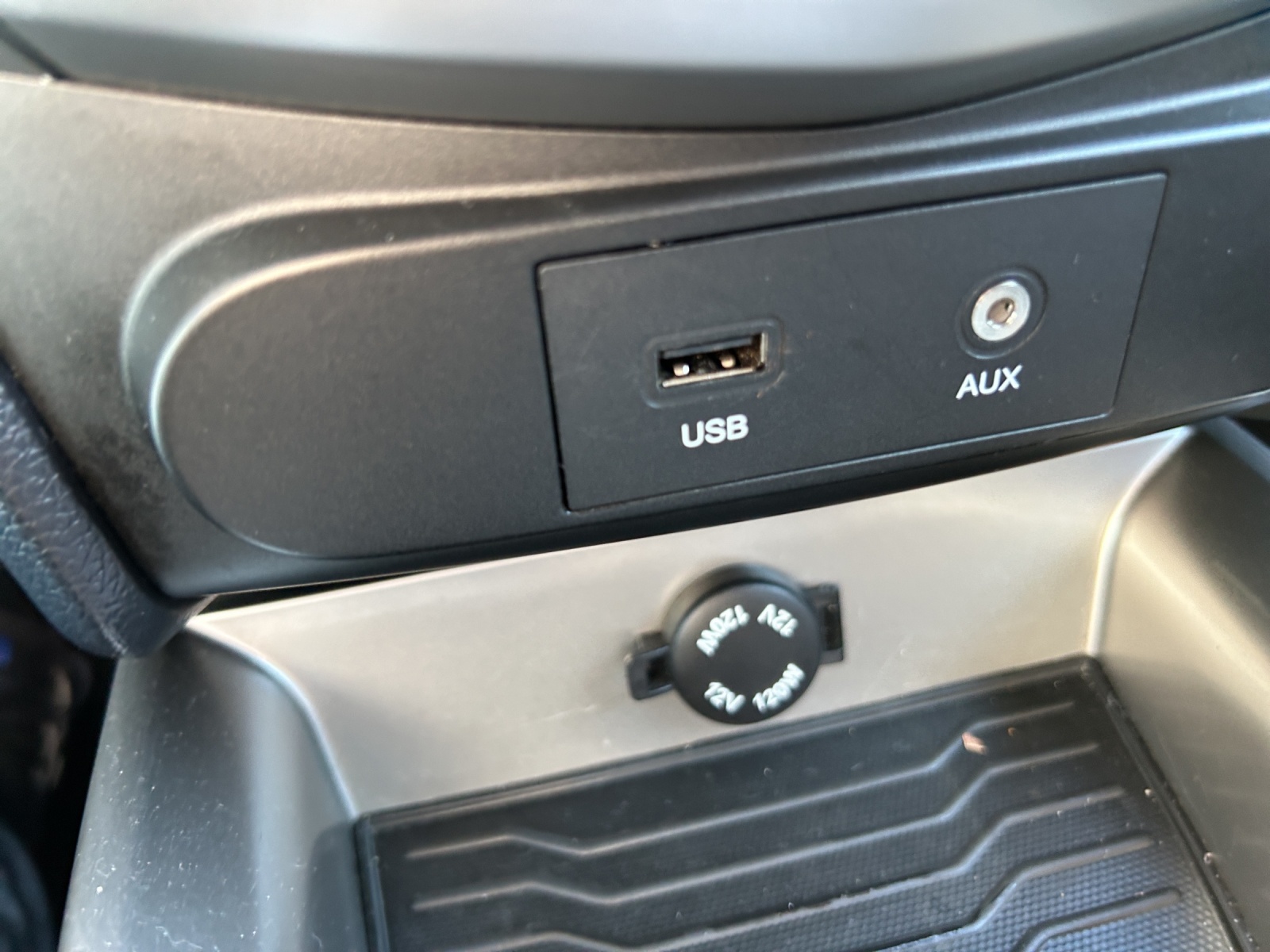 KGM-SsangYong Tivoli 1.6 e-XGi Cityscape 2WD-image-15