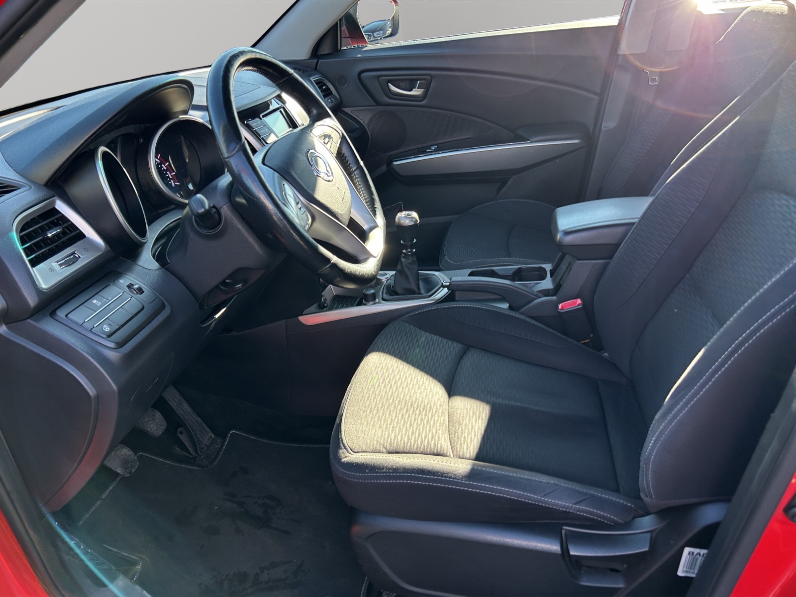 KGM-SsangYong Tivoli 1.6 e-XGi Cityscape 2WD-image-12