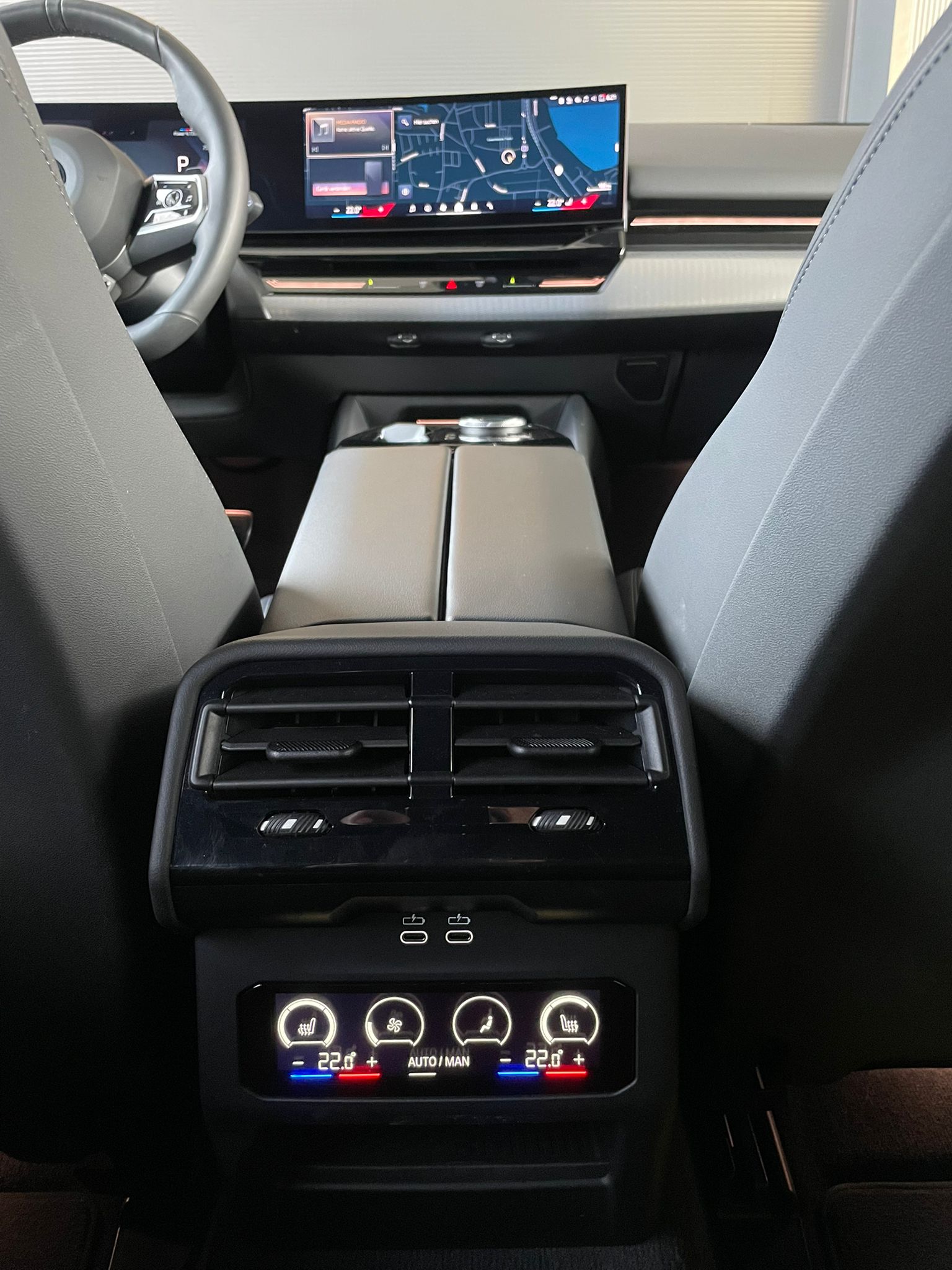 BMW 520d xDrive Touring-image-10