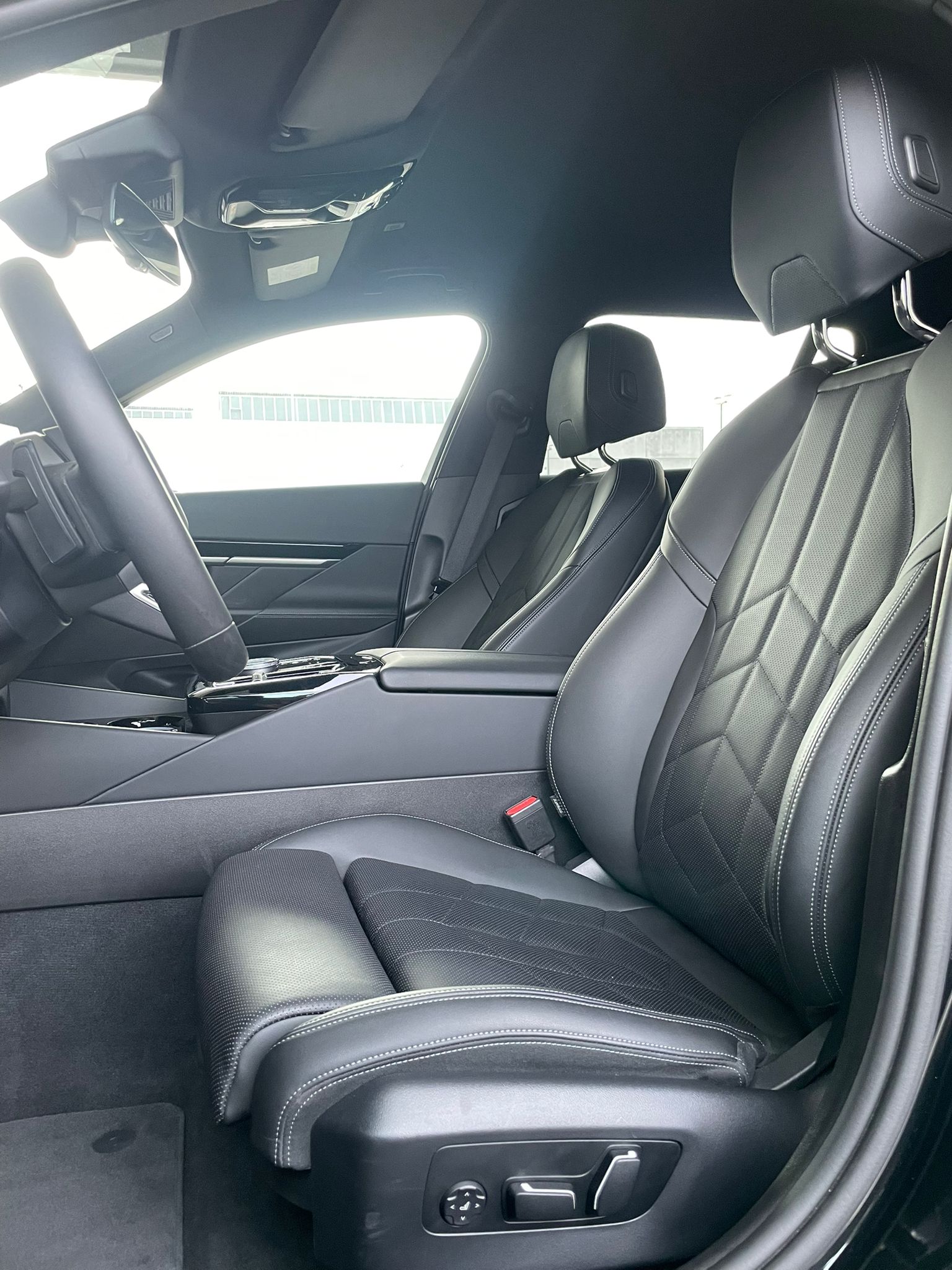 BMW 520d xDrive Touring-image-5