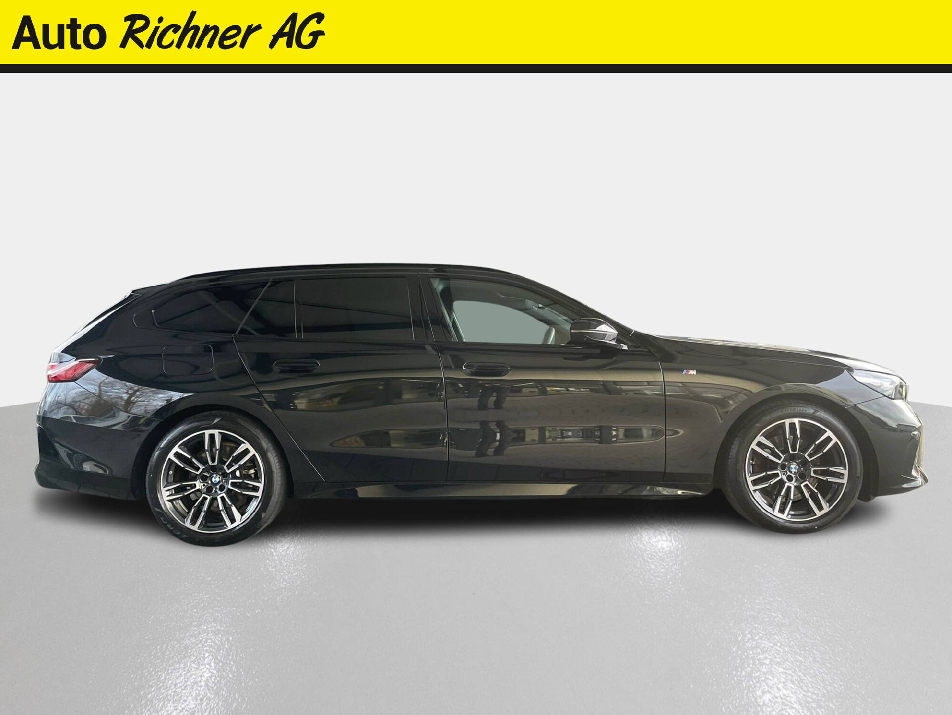 BMW 520d xDrive Touring-image-2