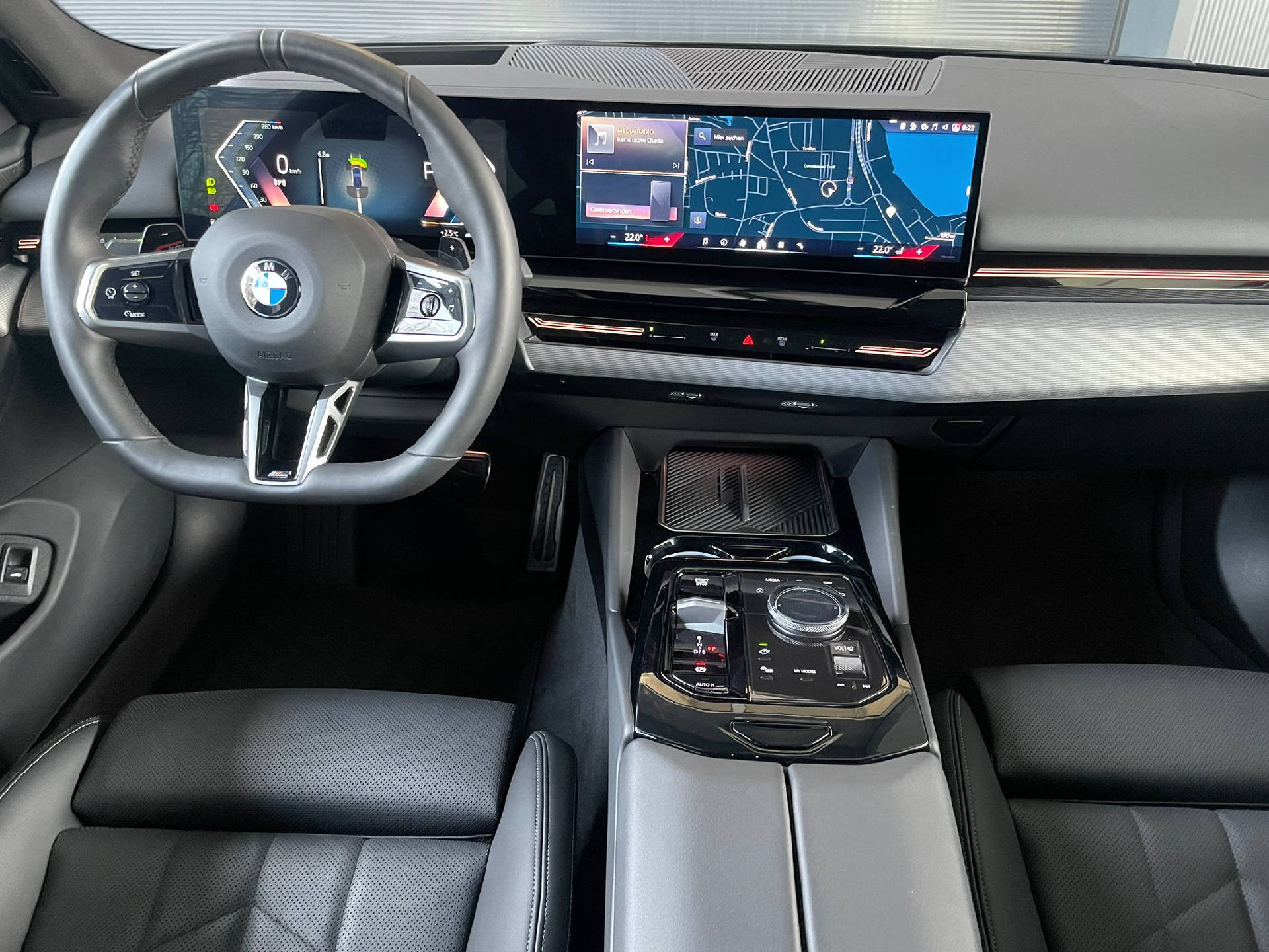 BMW 520d xDrive Touring-image-6