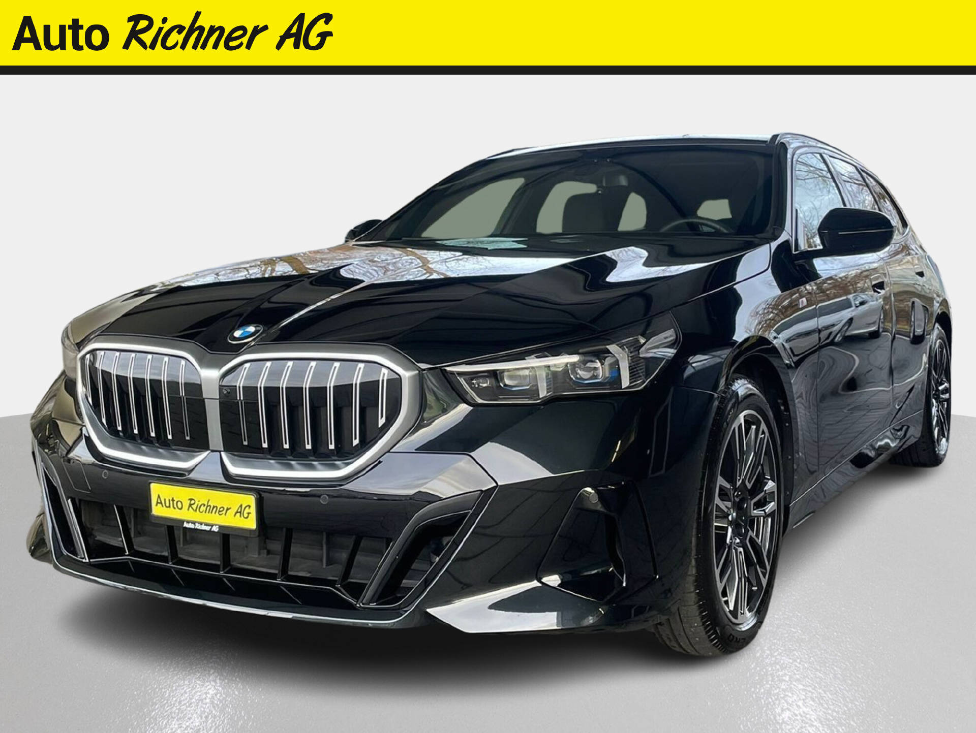 BMW 520d xDrive Touring-image-1
