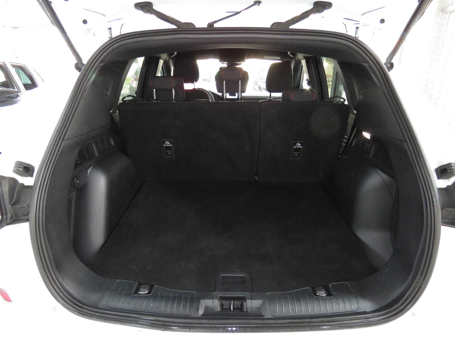 FORD Kuga 2.5 PHEV ST-Line 2WD-image-9