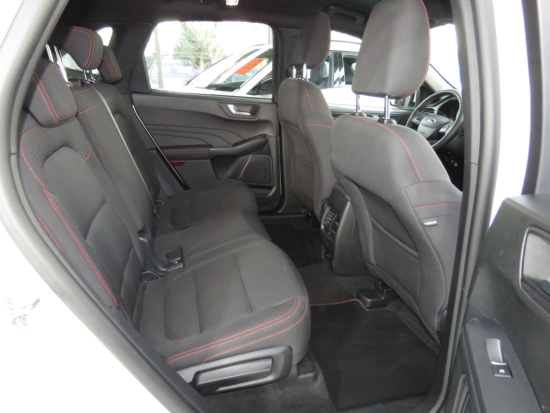 FORD Kuga 2.5 PHEV ST-Line 2WD-image-12