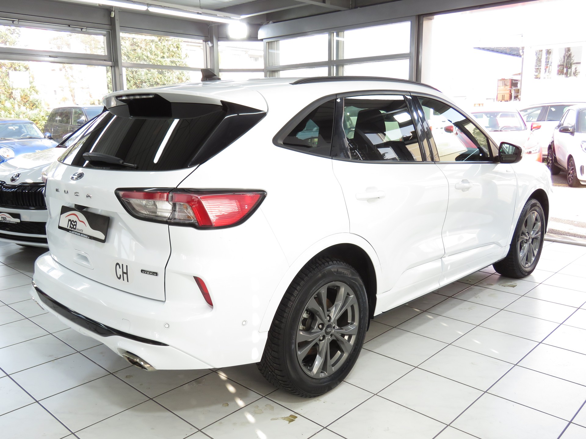 FORD Kuga 2.5 PHEV ST-Line 2WD-image-3