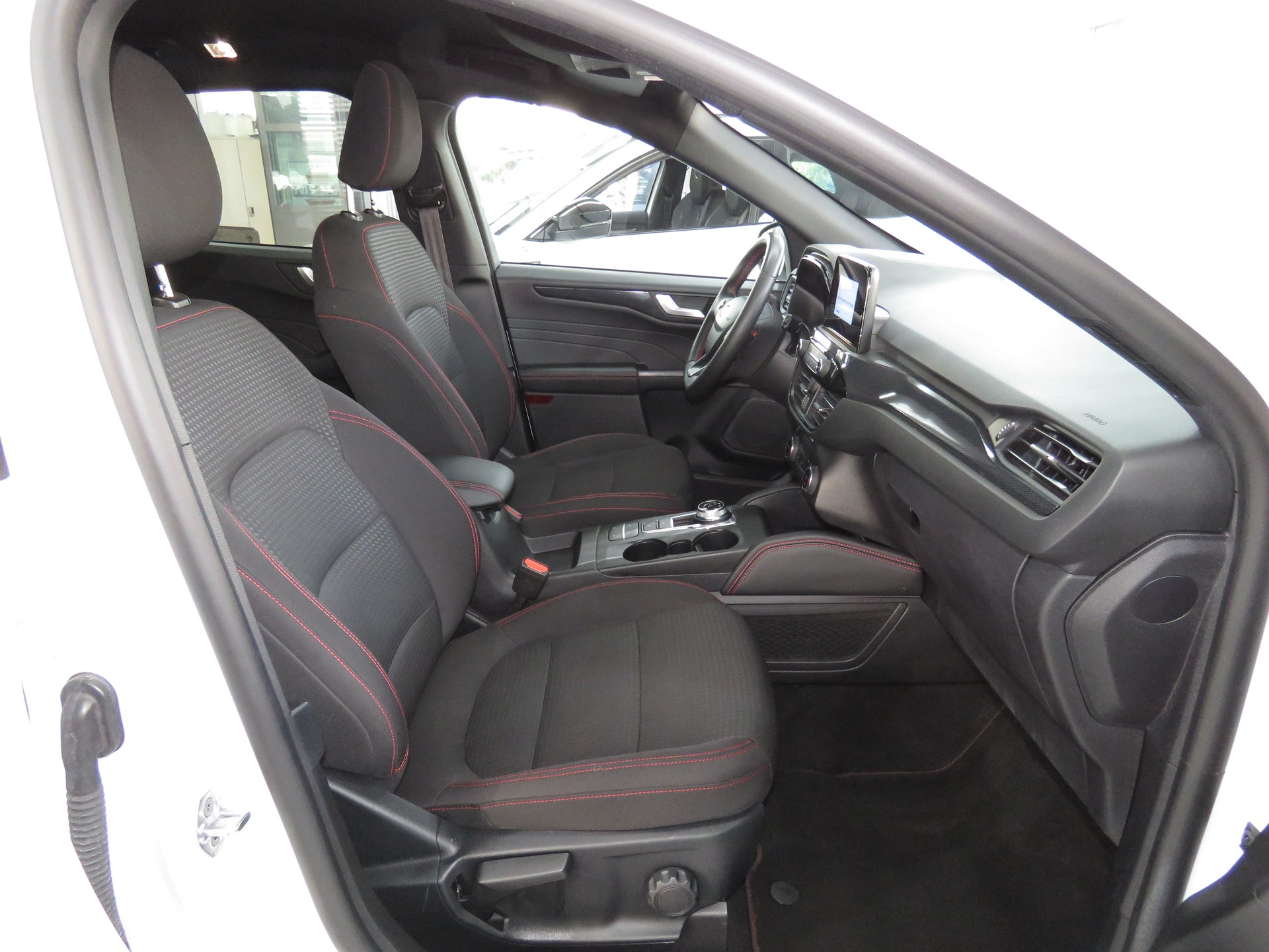 FORD Kuga 2.5 PHEV ST-Line 2WD-image-11