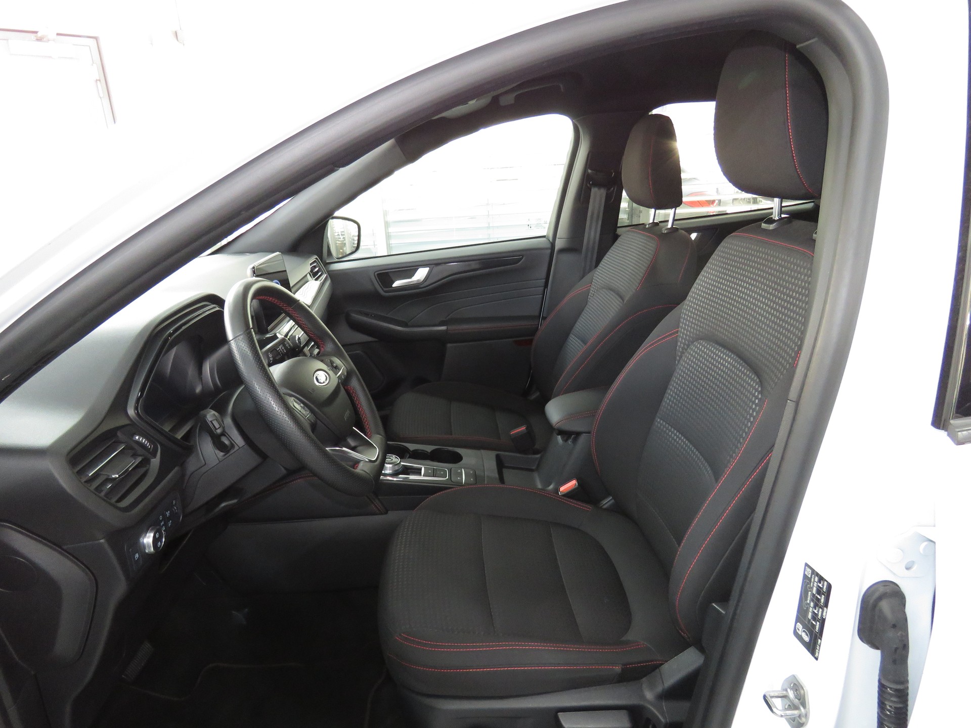 FORD Kuga 2.5 PHEV ST-Line 2WD-image-7