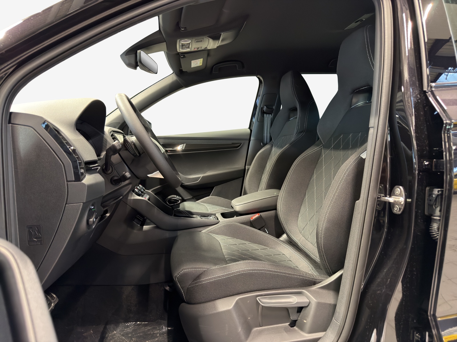 SKODA Karoq 2.0 TSI SportLine 4x4 DSG-image-7