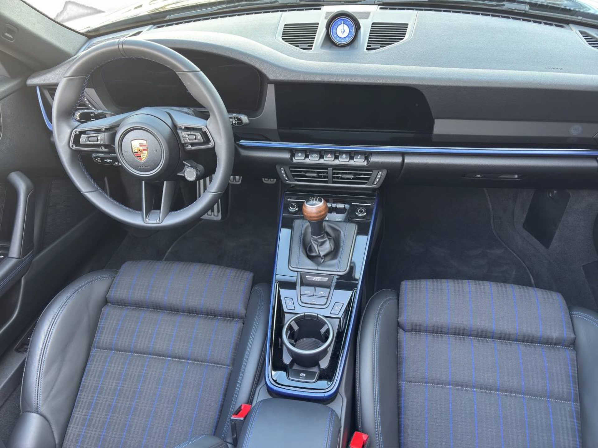 PORSCHE 911 Carrera T Cabriolet-image-22