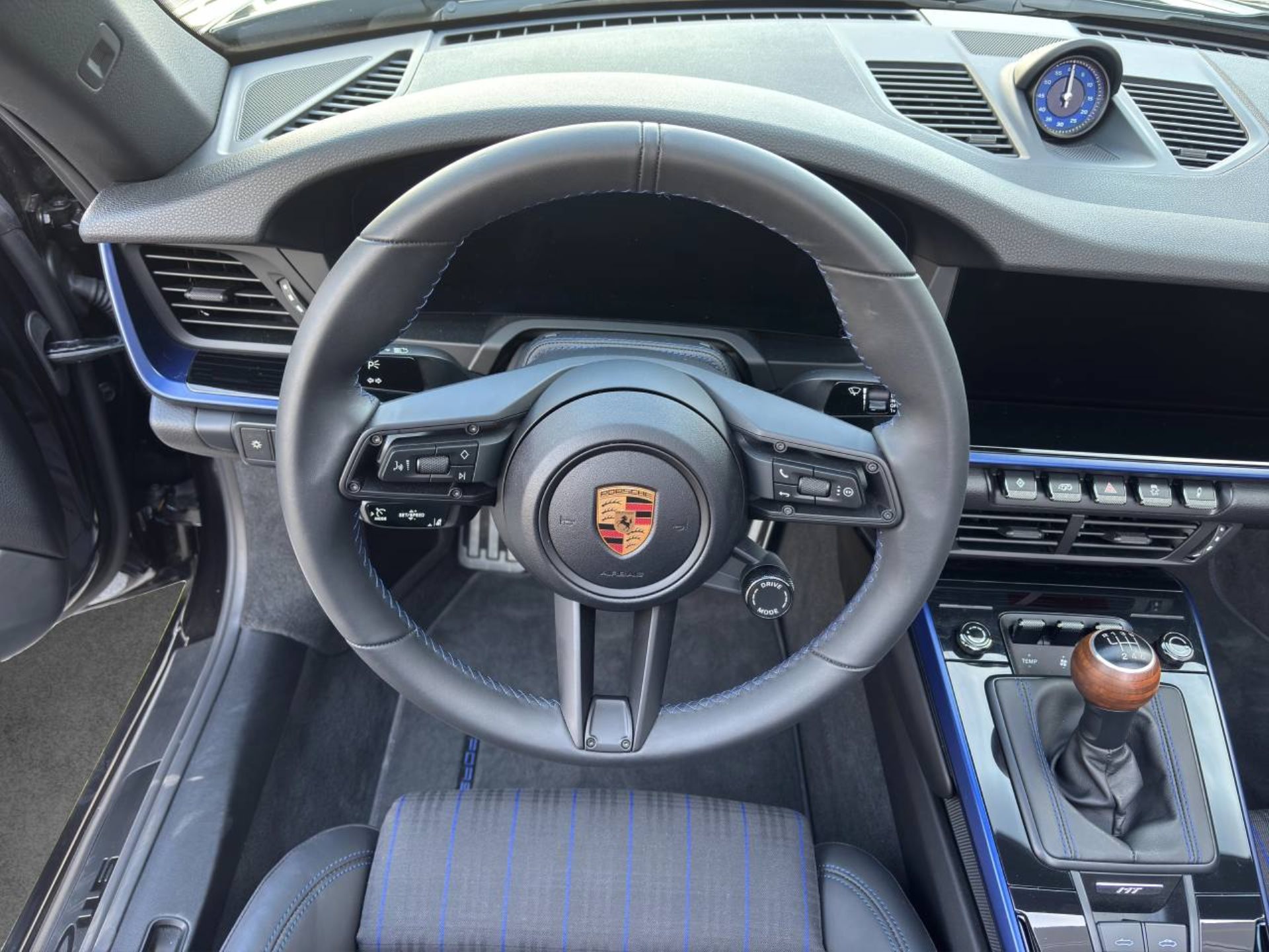 PORSCHE 911 Carrera T Cabriolet-image-24
