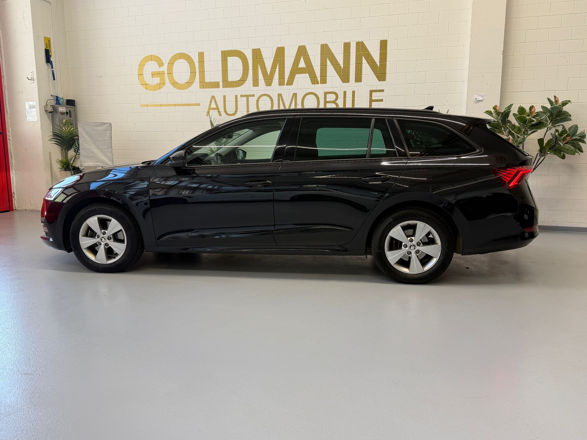 SKODA Octavia Combi 2.0 TDI DSG Ambition 4x4-image-3